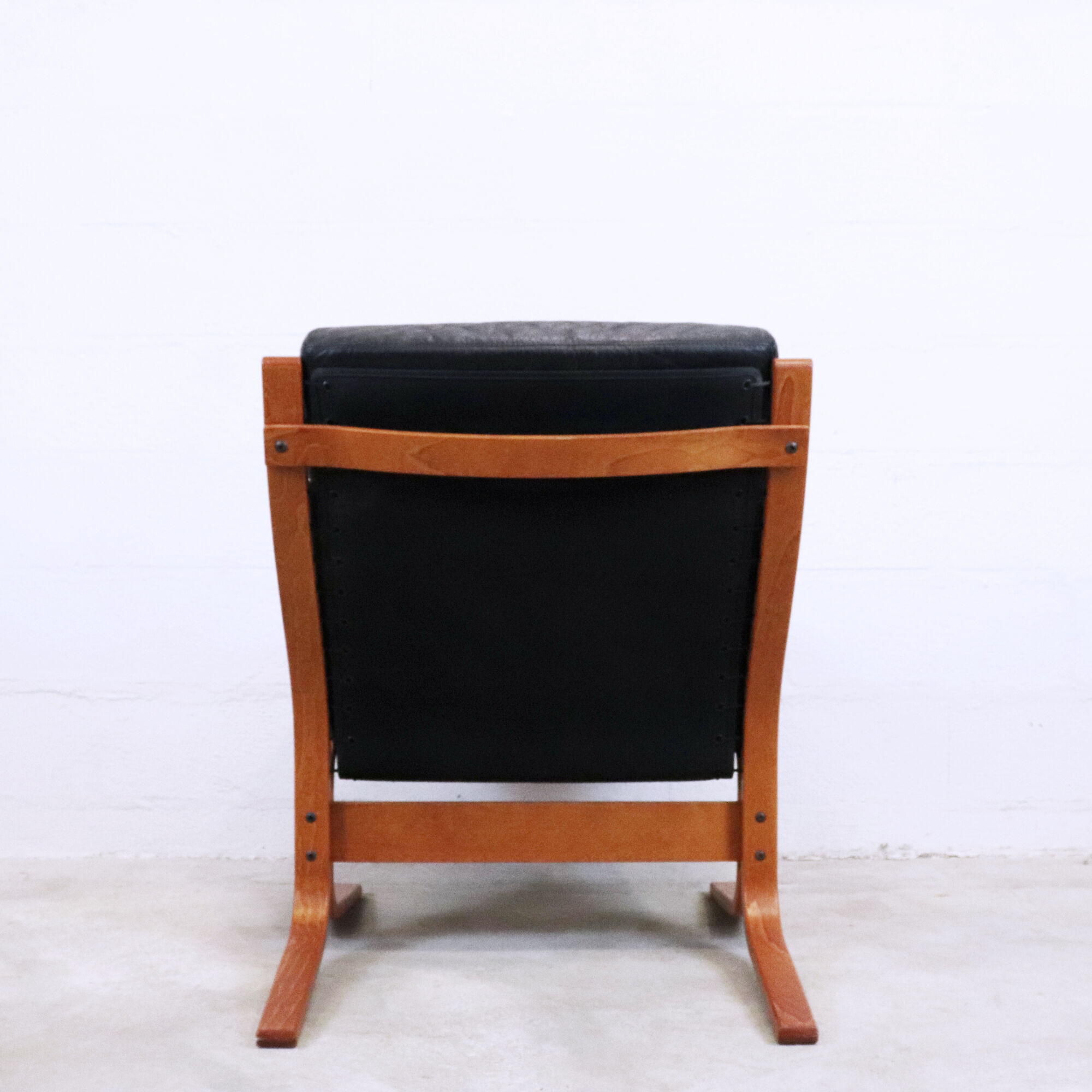 Siesta leather armchairs, Ingmar Relling, Norway, 1960