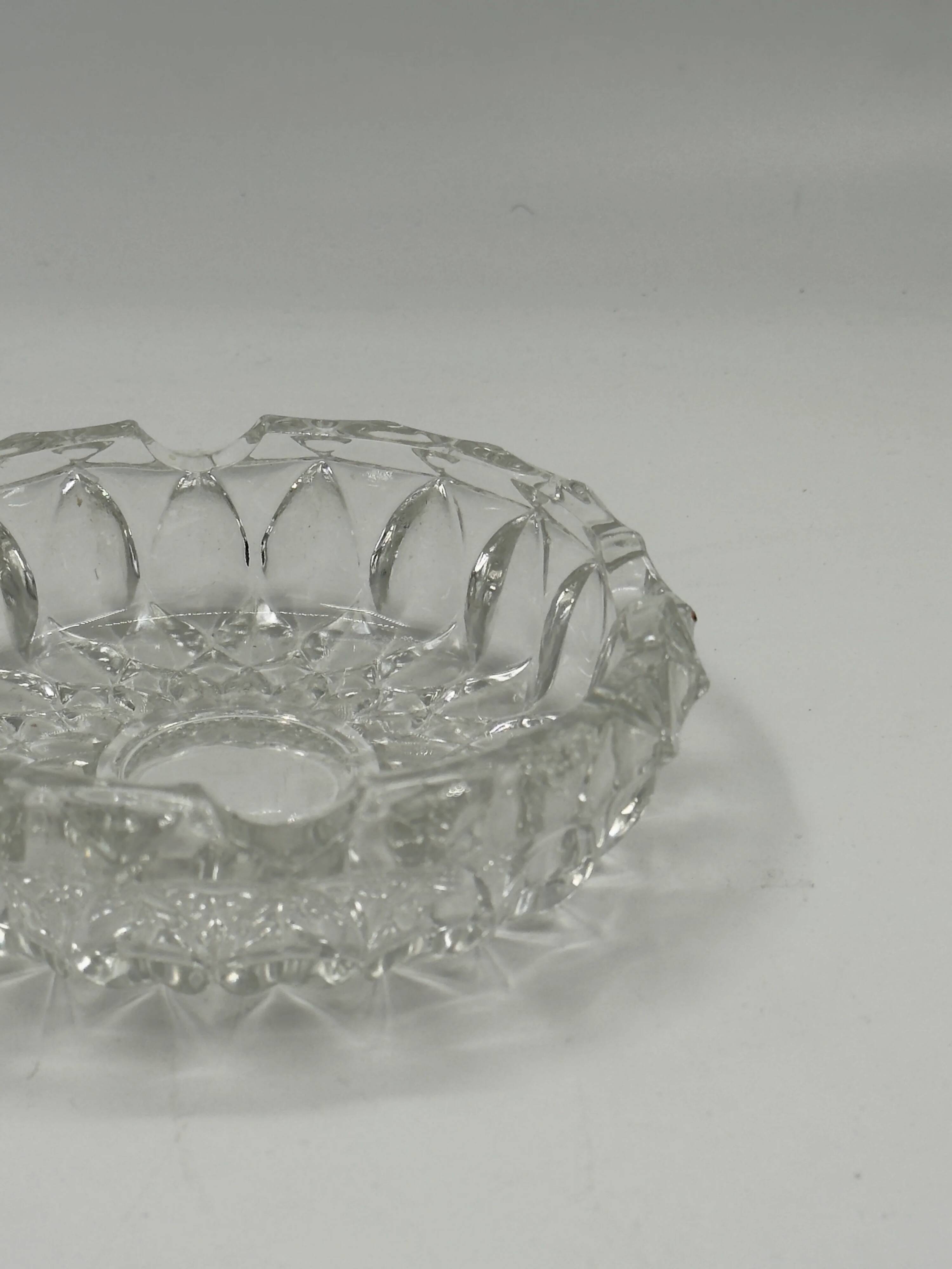 Cendrier vintage en verre cristal taillé