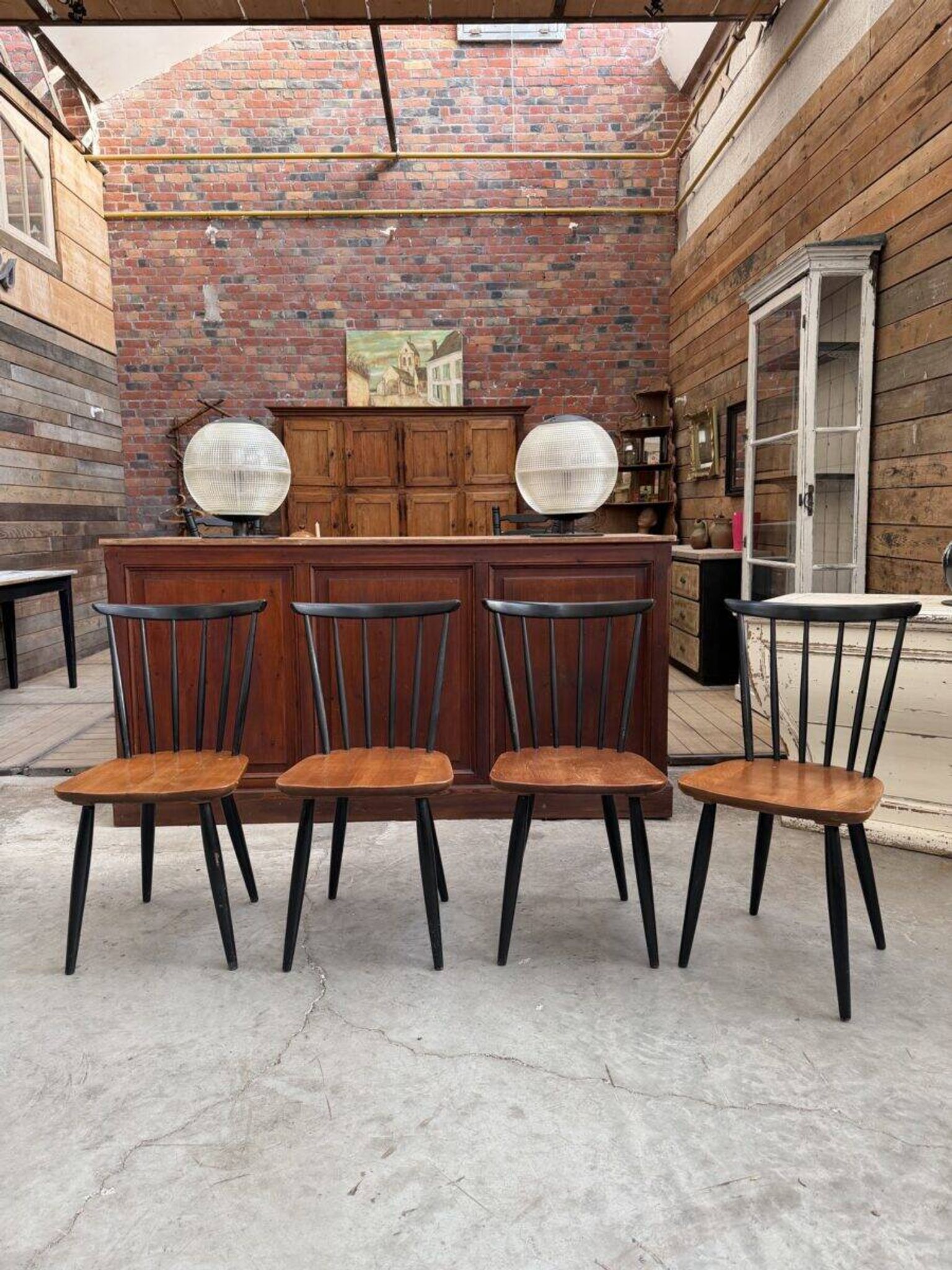 Suite de 4 chaises scandinaves
