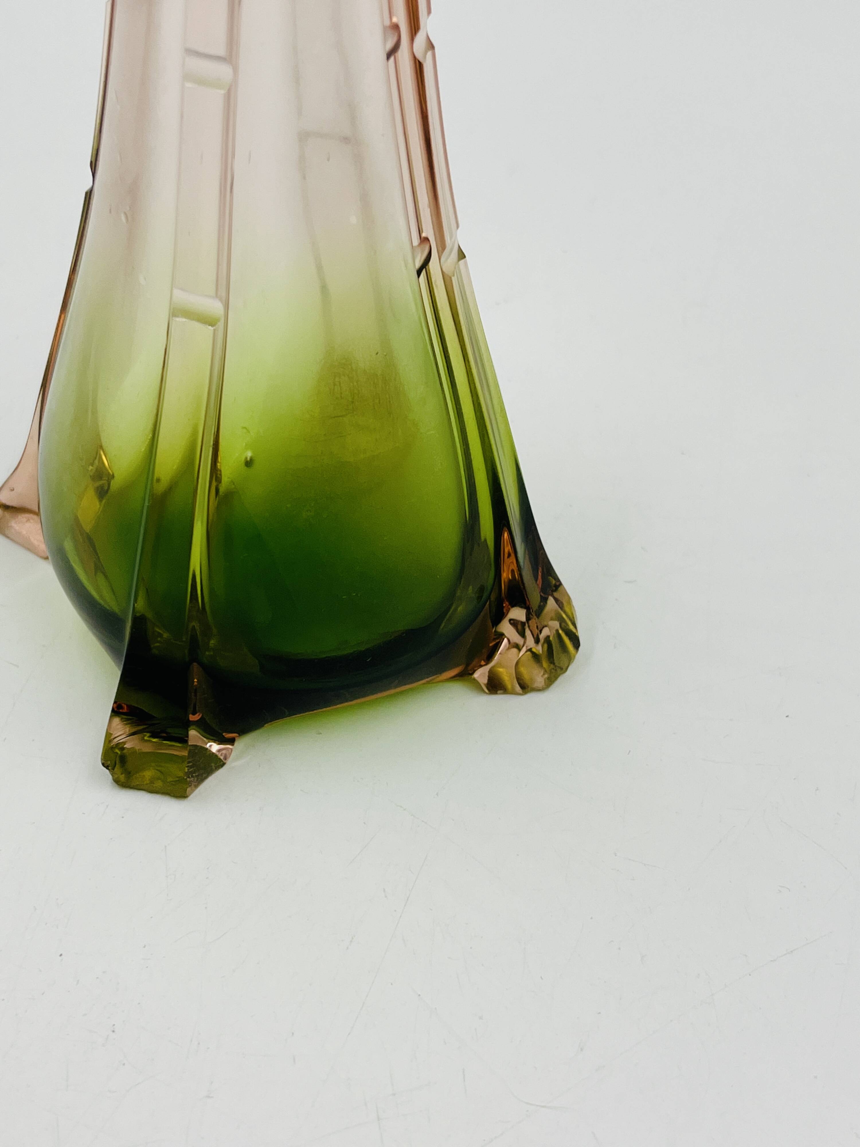 Paire de soliflores vintage en verre rose et vert