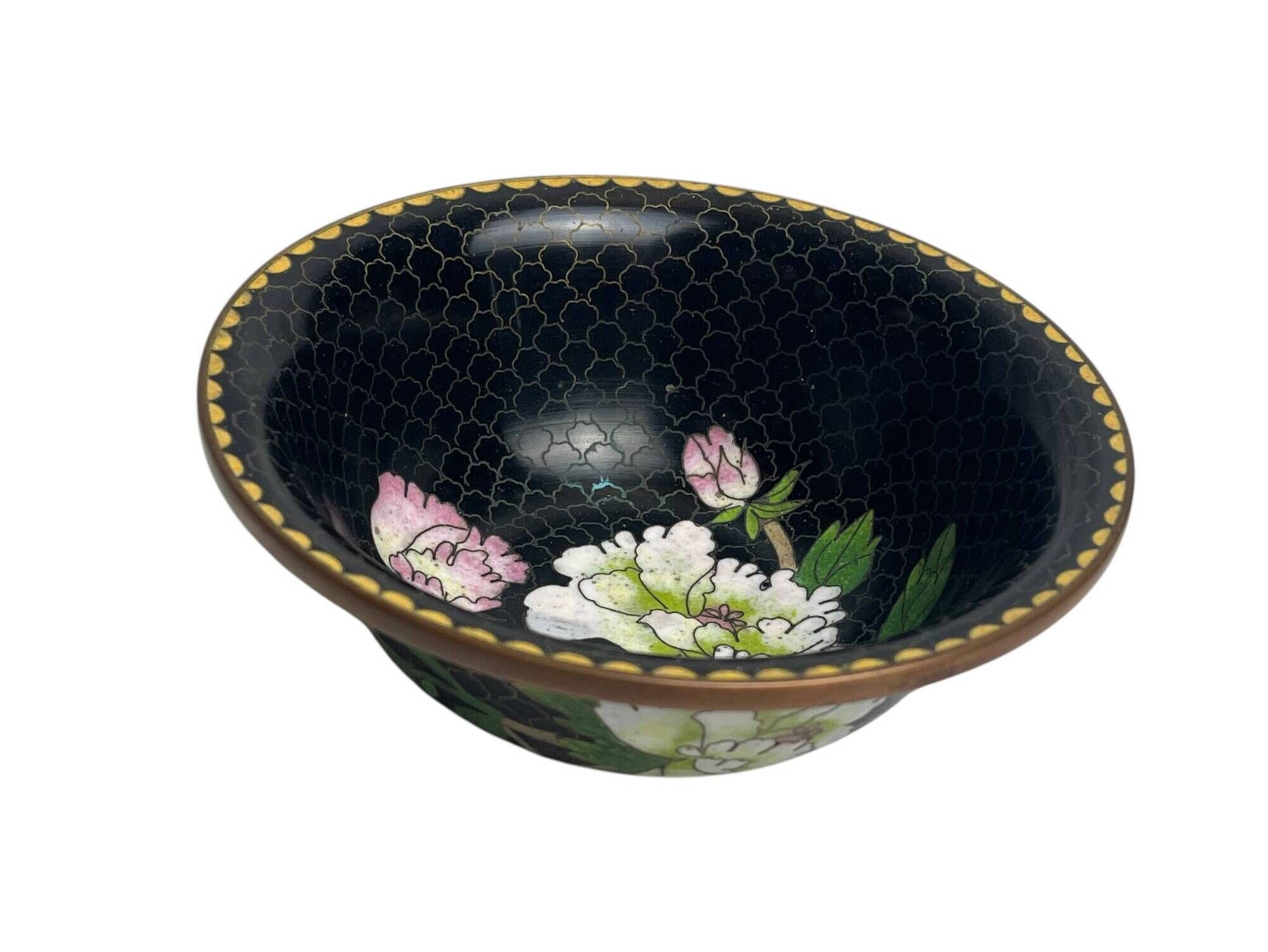 Japan, large cloisonné vase with floral decoration from the early 20th century.