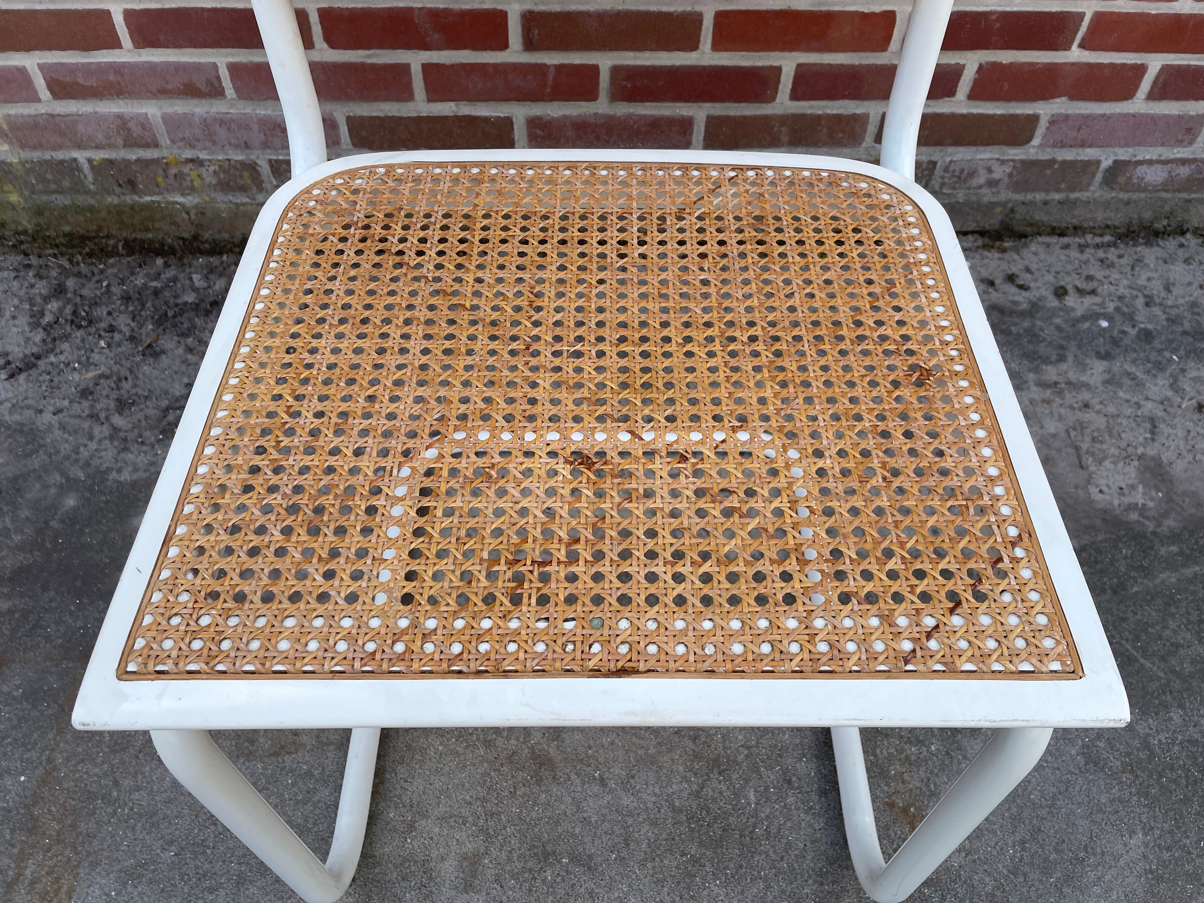 Set of 4 Cesca b32 model chairs in white