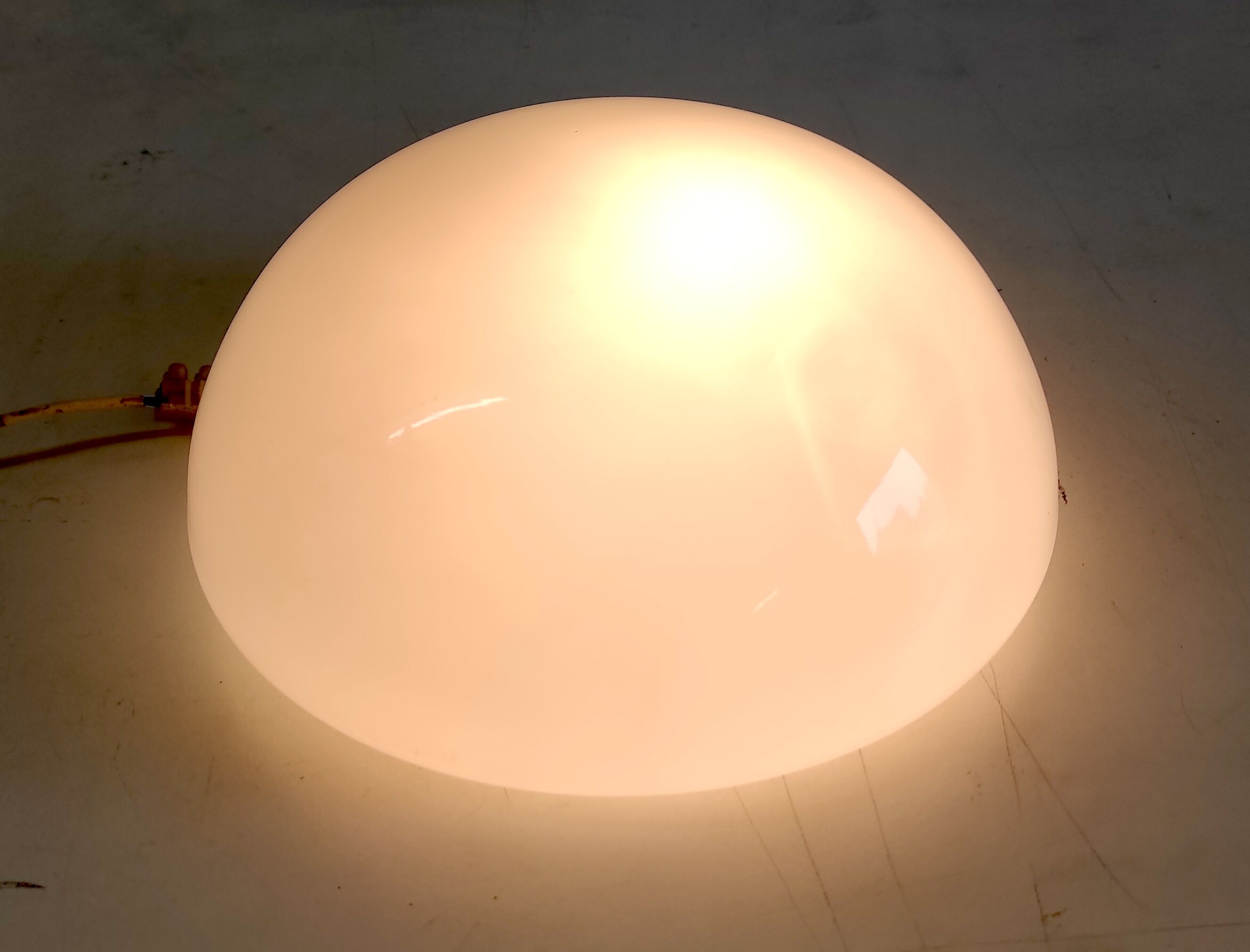 Ceiling lamp or wall lamp in opaline glass 25 cm – 60s/70s