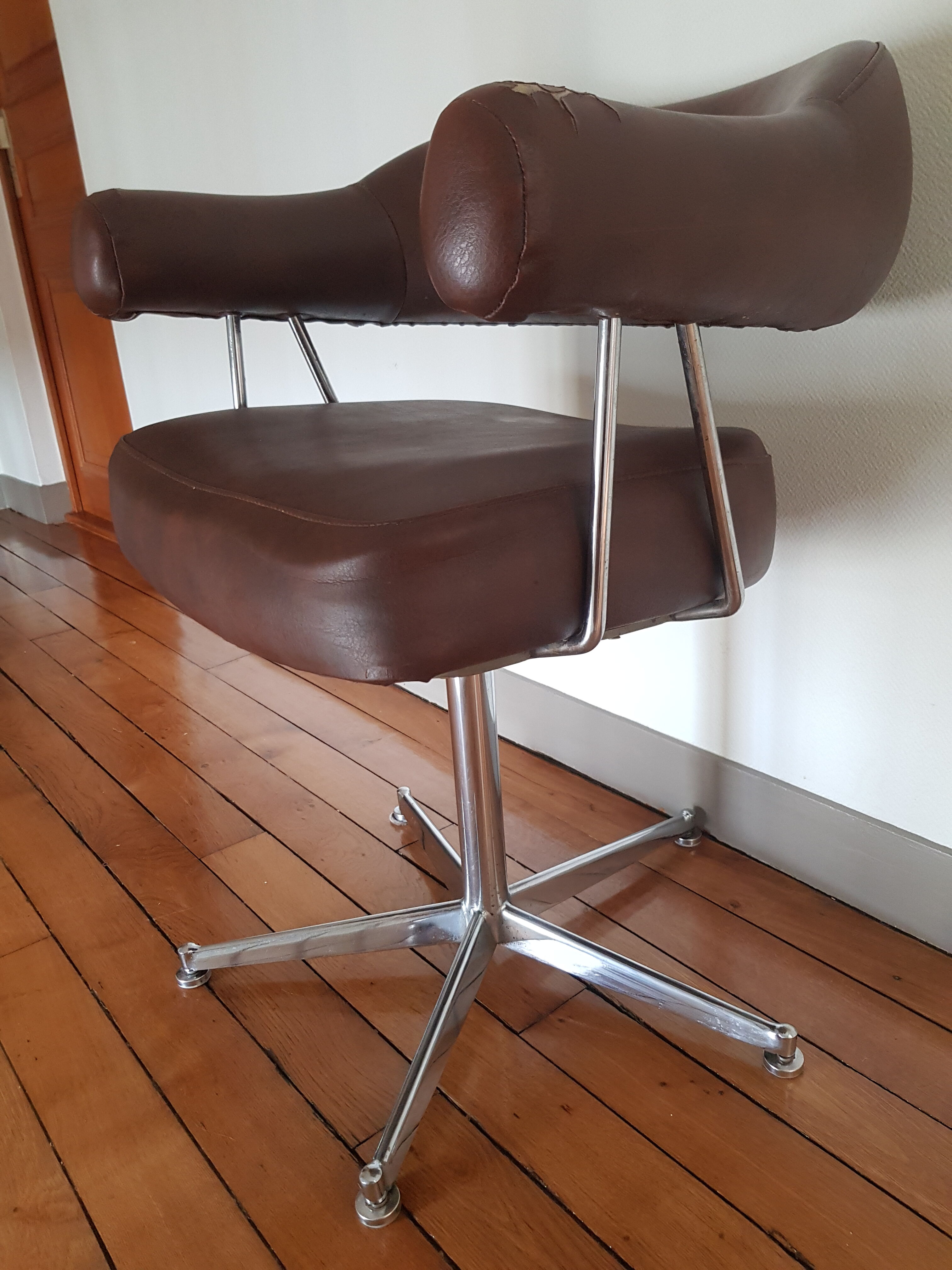 Leather barber chair