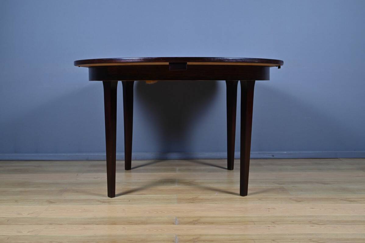 Scandinavian system table in rosewood, 6 to 8 covers – 1960