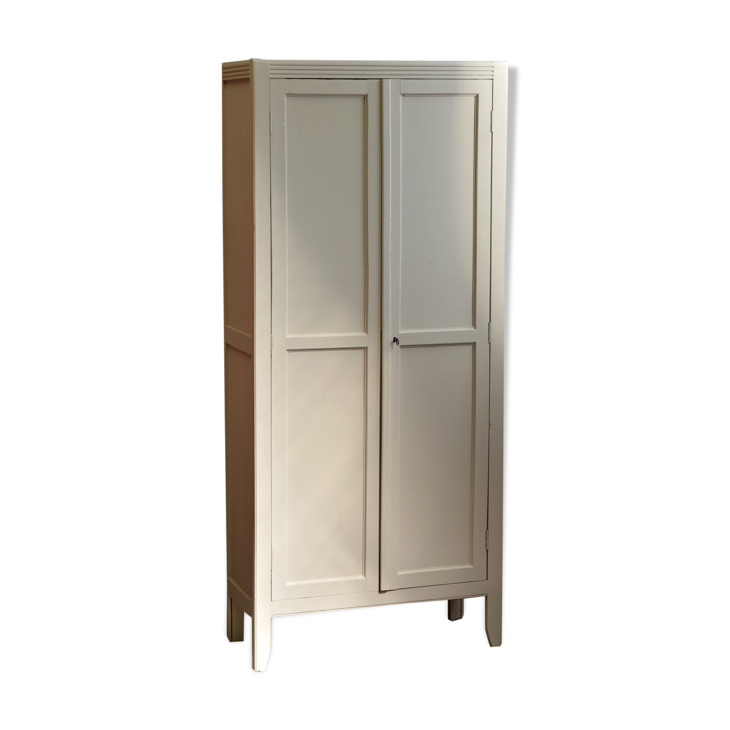 Armoire parisienne