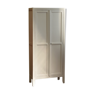 Armoire parisienne