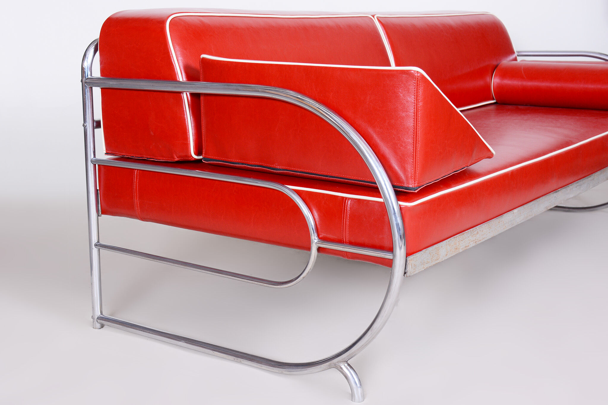 Restored Bauhaus Sofa by Robert Slezak, High-Quality Leather, Chrome, 1930s
