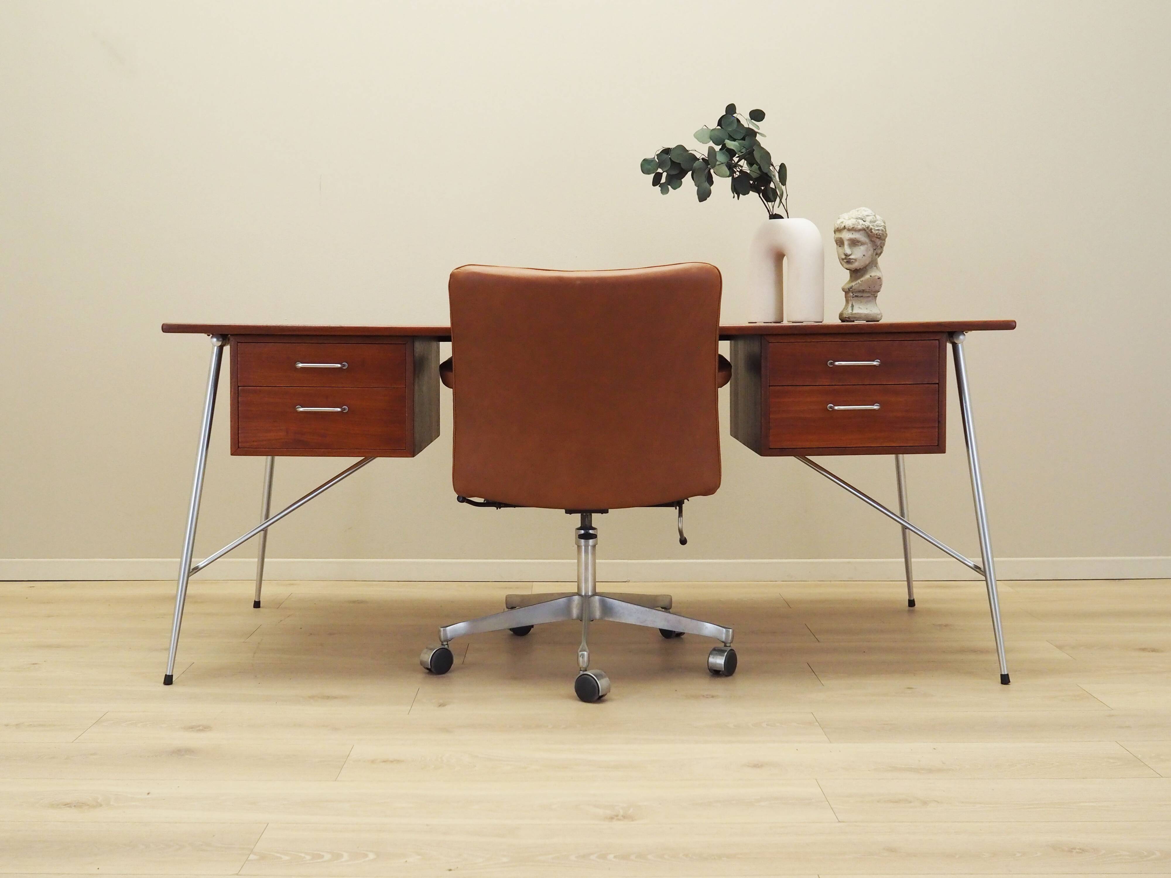 Teak desk, Danish design, 1960s, designer: Børge Mogensen, manufacturer: Sø