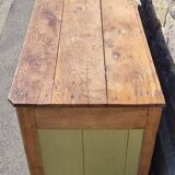 Low country sideboard, solid wood, stylized, late 18th century.