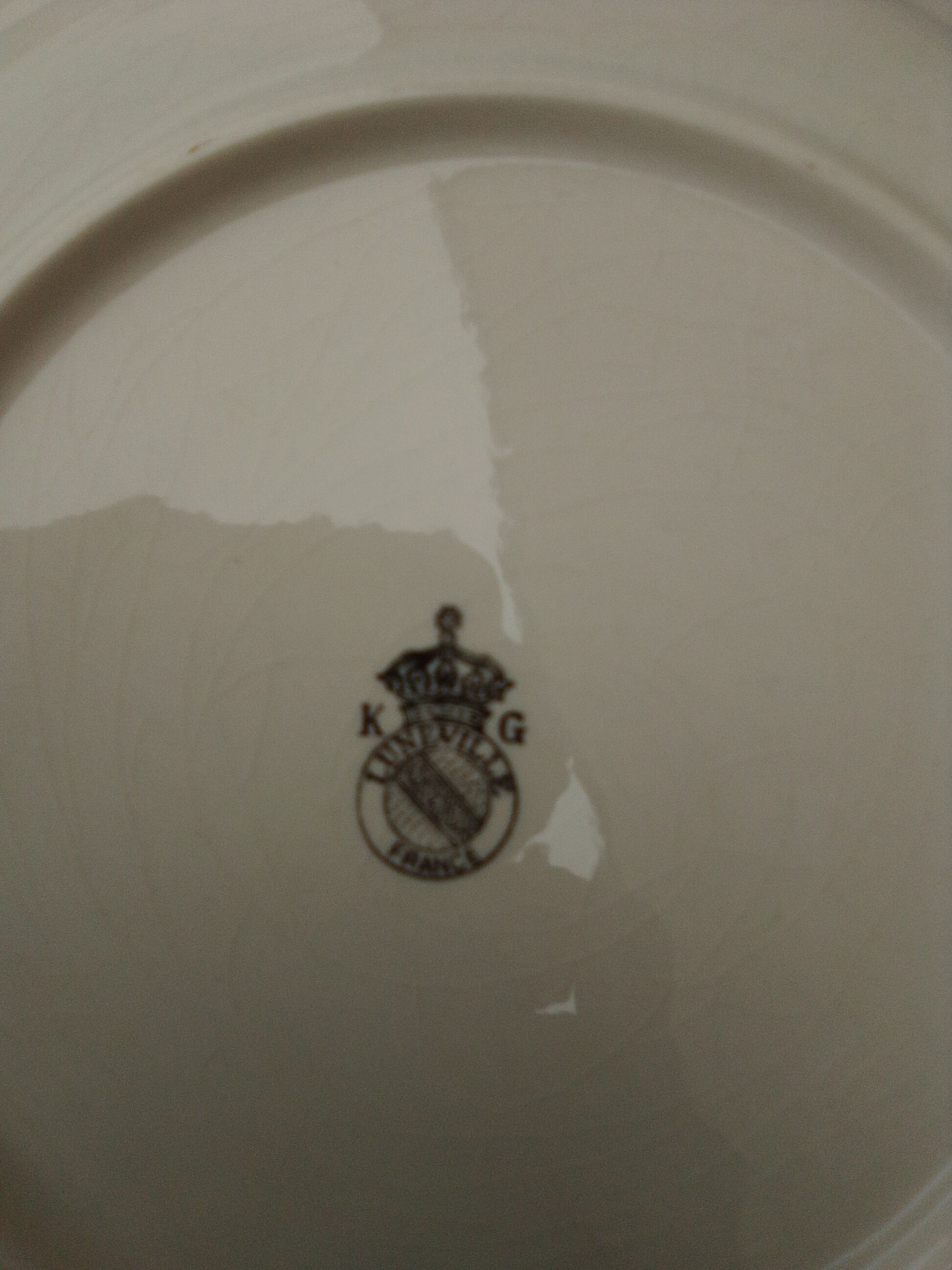 Earthenware plate Keller Guerin Lunéville (KG) tulip pattern diam 24,5 cm