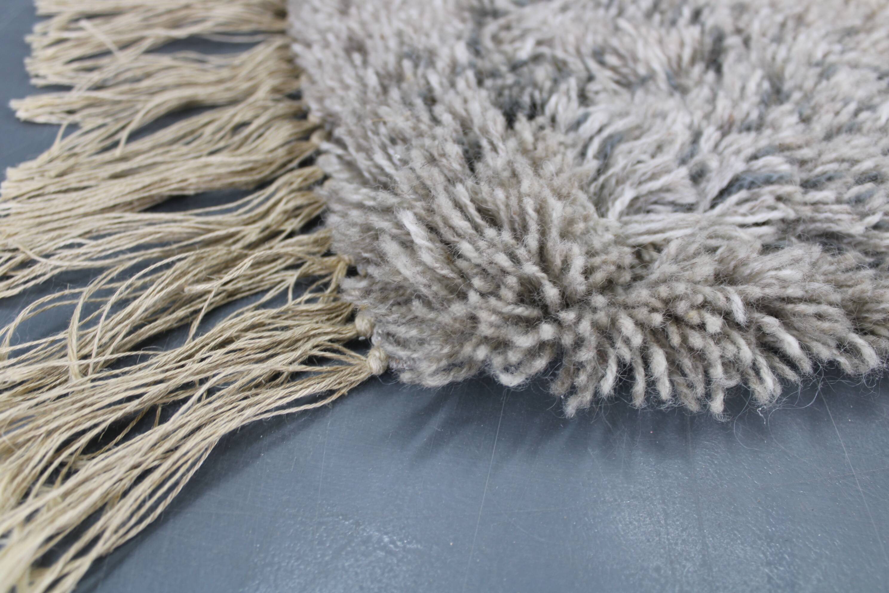 Tapis abstrait danois en laine à poils longs, années 1960