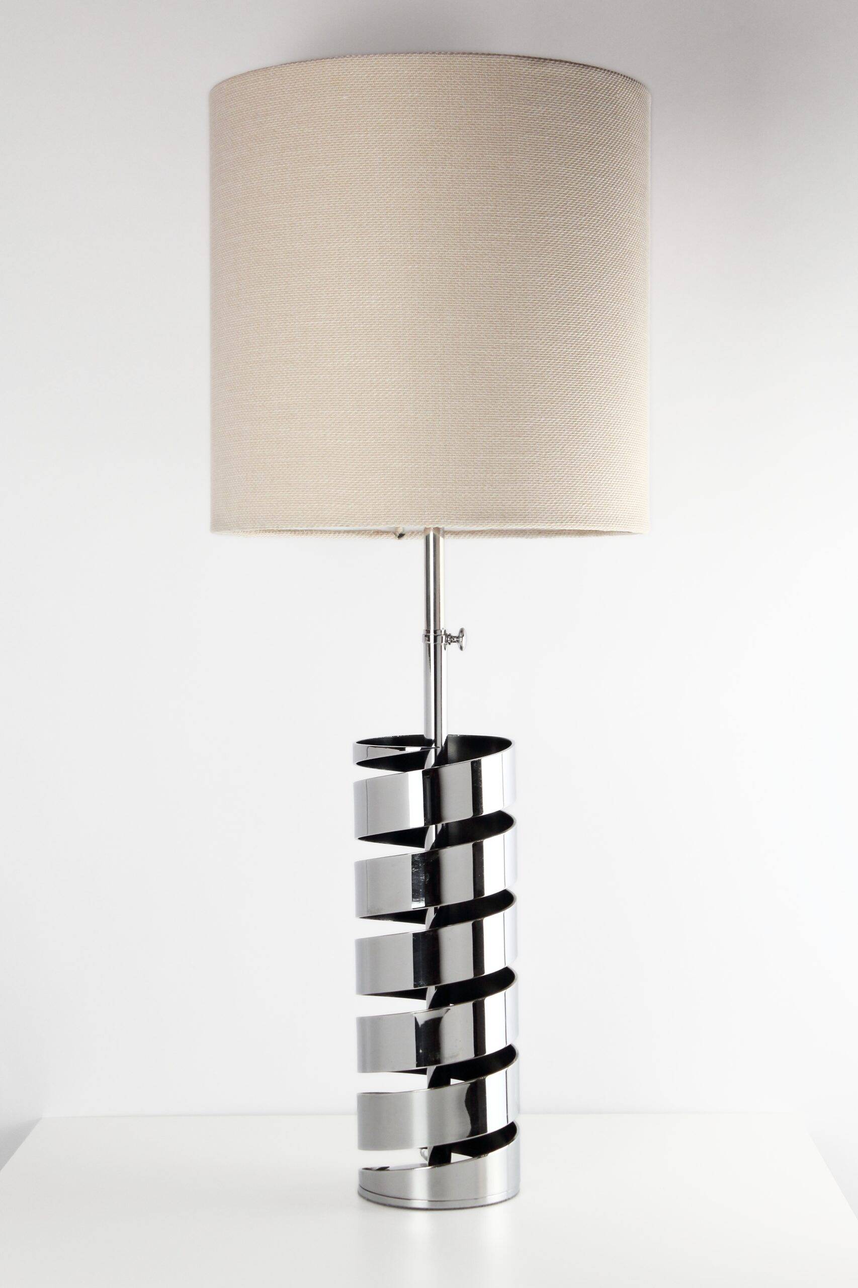 Jacques Charpentier, lampe en métal chromé