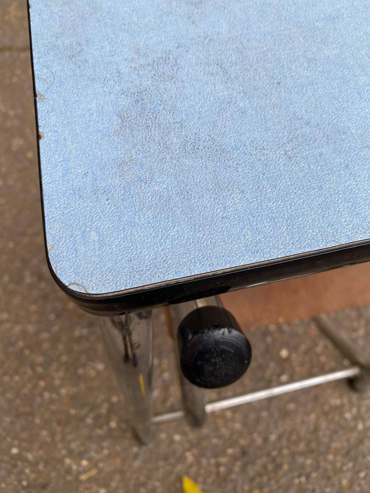 Tabouret escabeau pliable en formica bleu