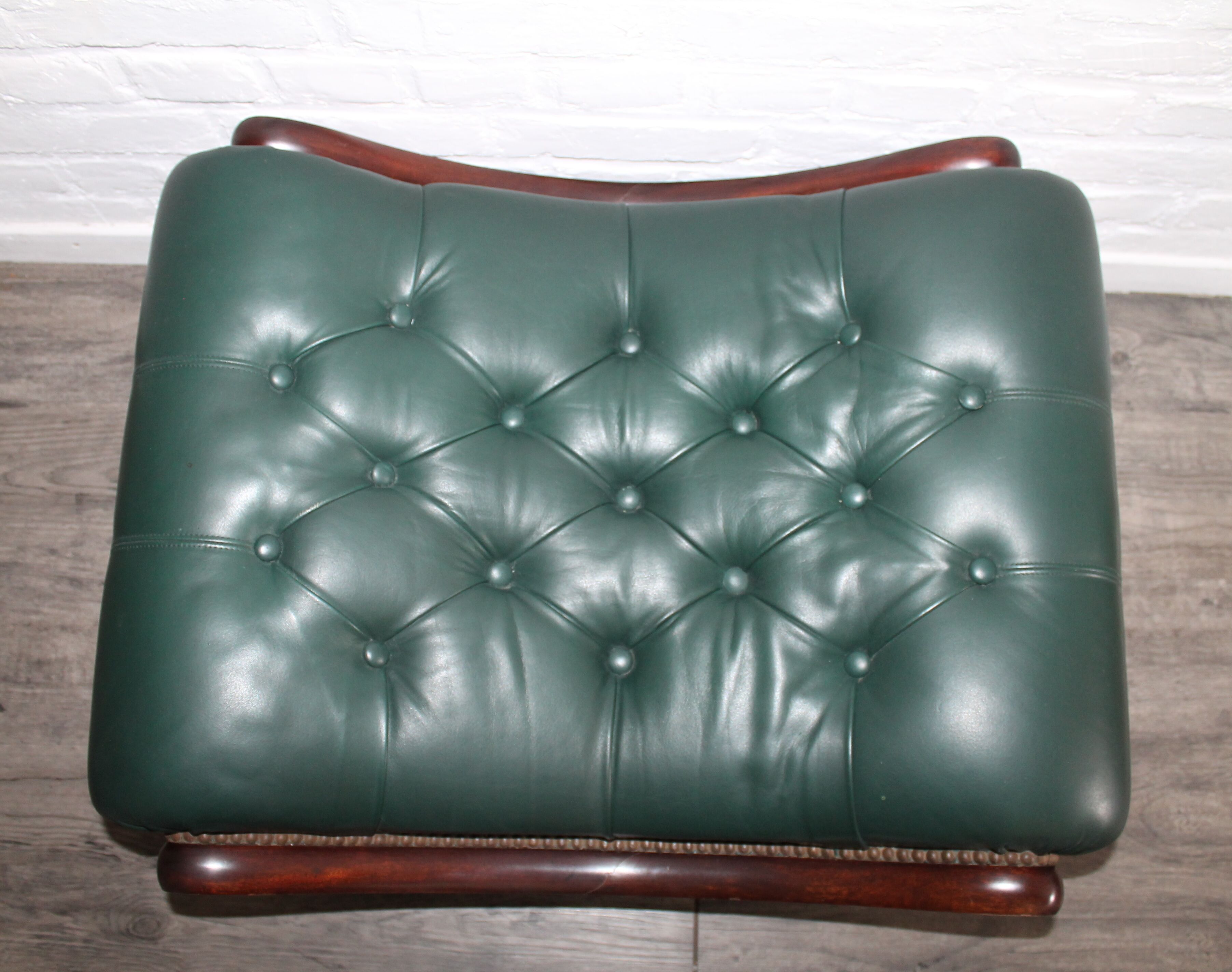 Chesterfield Ottoman padded leather set