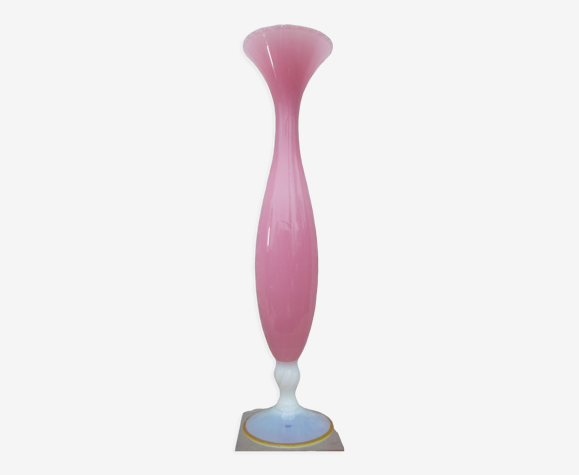 Vase soliflore opaline rose pied opalescent blanc