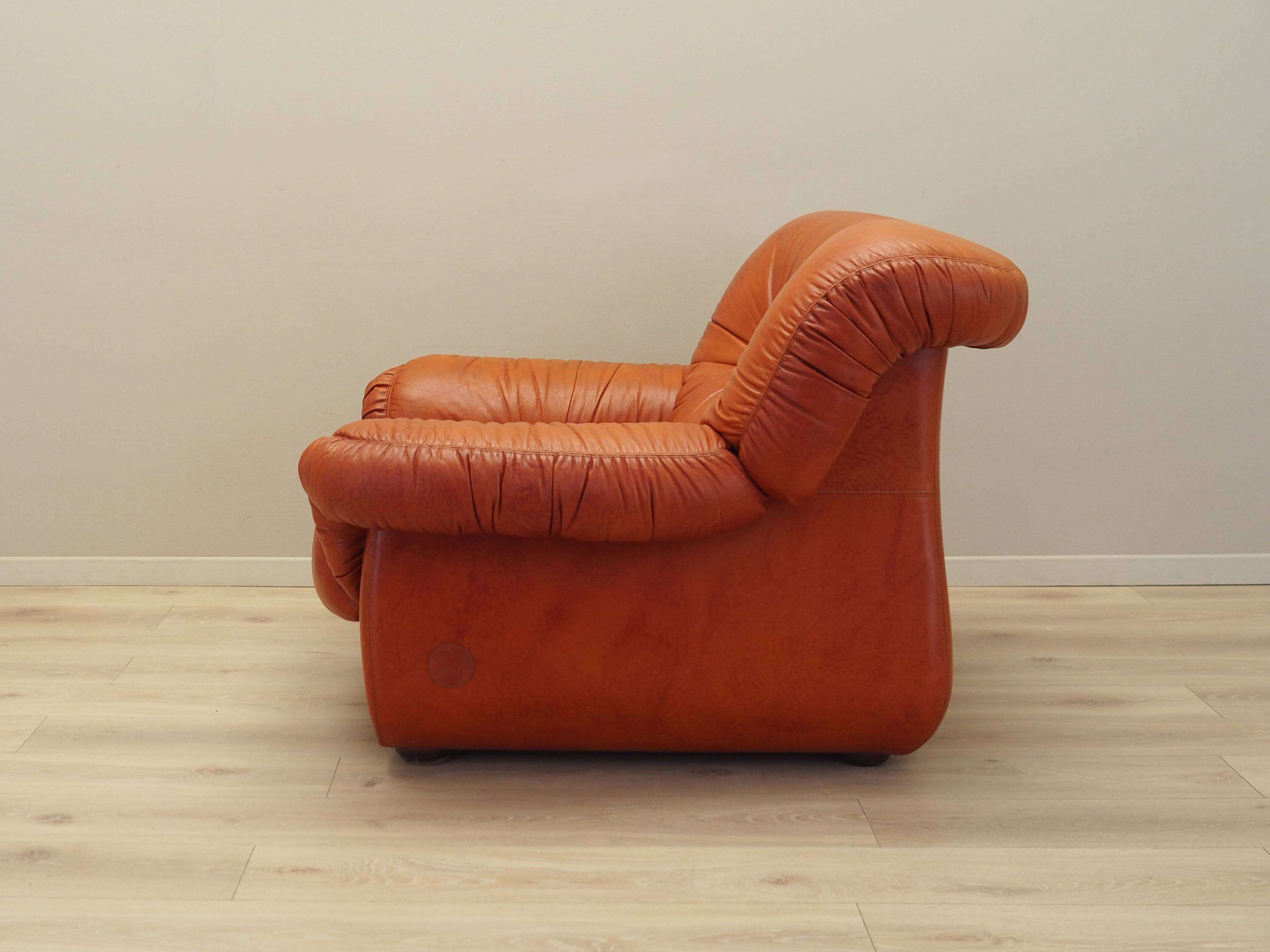 Lounge chair, Italian design, 1970s, manufacturer: PelleRossi
