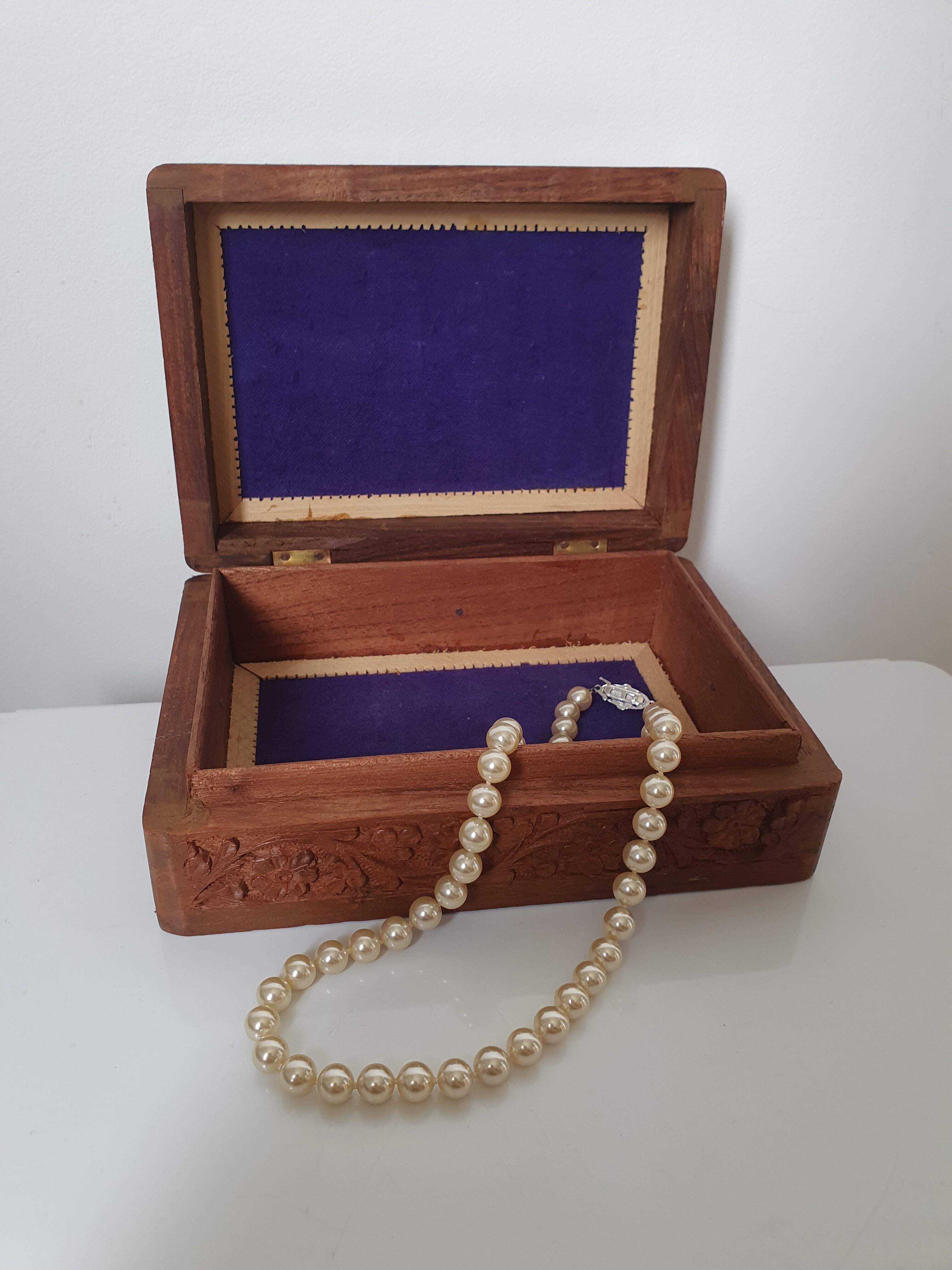 Wooden jewelry box