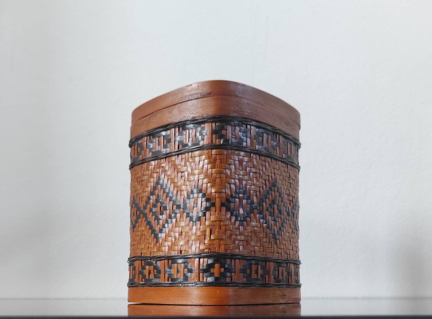 Vintage woven bamboo box - Artisanal Shanghai