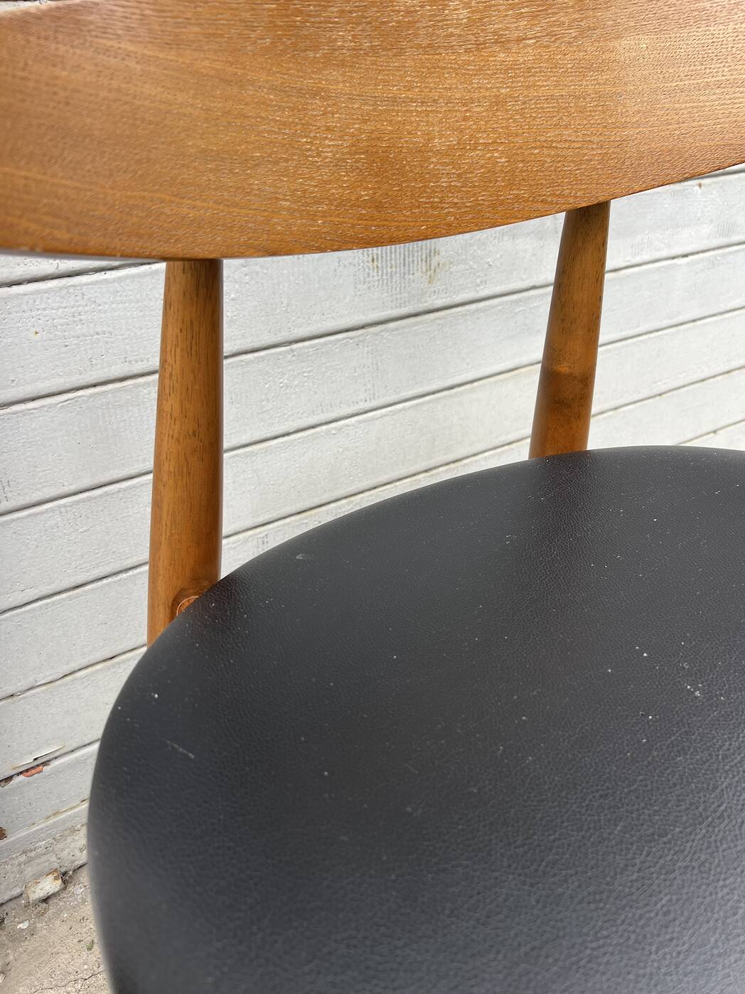 (Lot) 2 Compass Leg Scandinavian Style Chairs