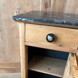 Furniture in raw wood and black marble