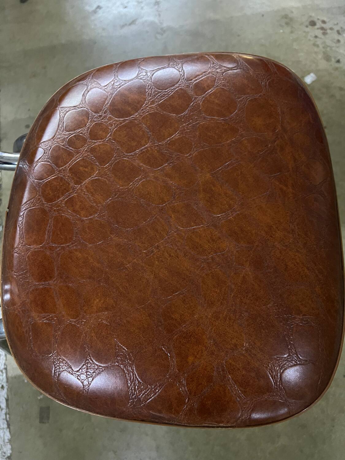 Set of 7 vintage Skaï crocro chairs from the 70s