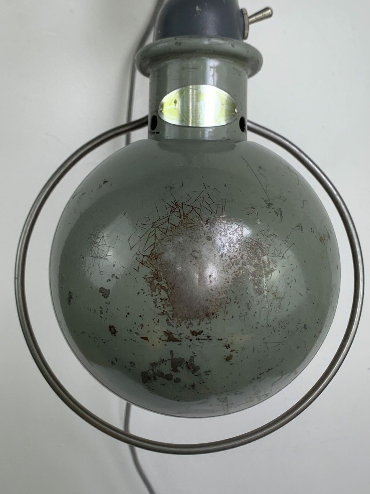 Jielde lamp from 1960 shades of gray, jielde plate