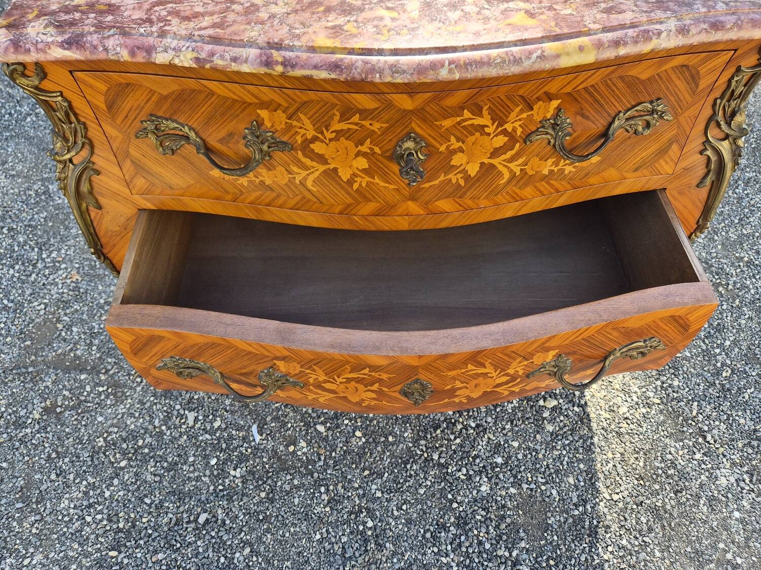 Louis XV style jump commode with marquetry and marble decoration.