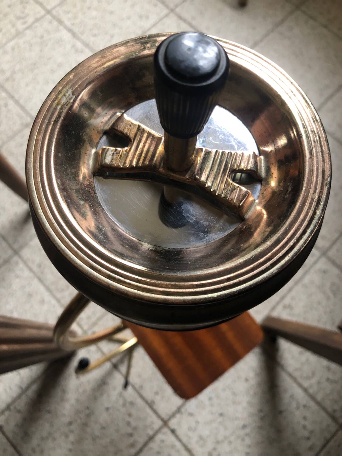 Cendrier sur pied  et nécessaire vintage