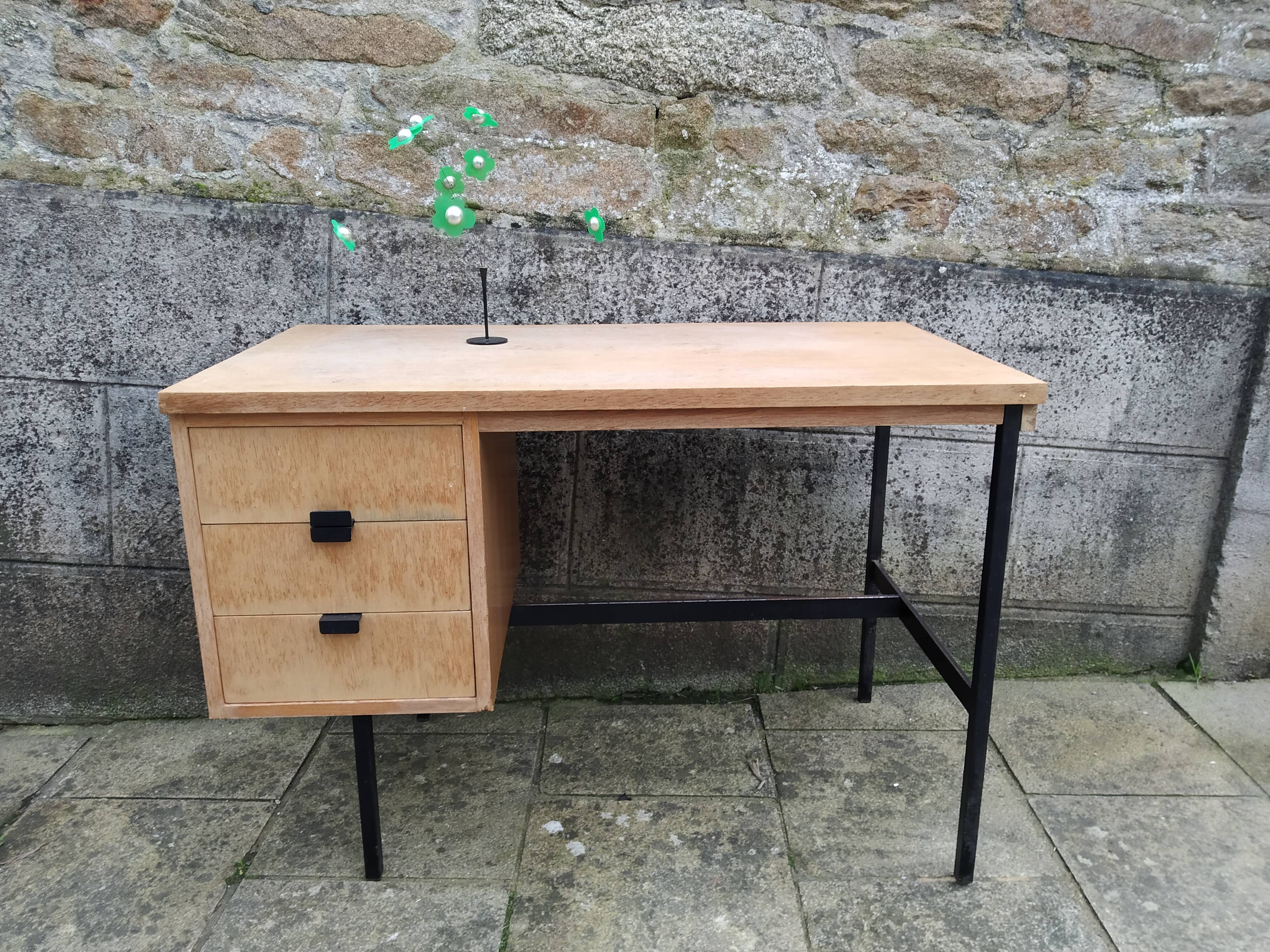 Modernist desk