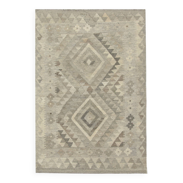 Tapis Kilim en laine fait main, tissage plat tribal géométrique gris 84 x 121 cm