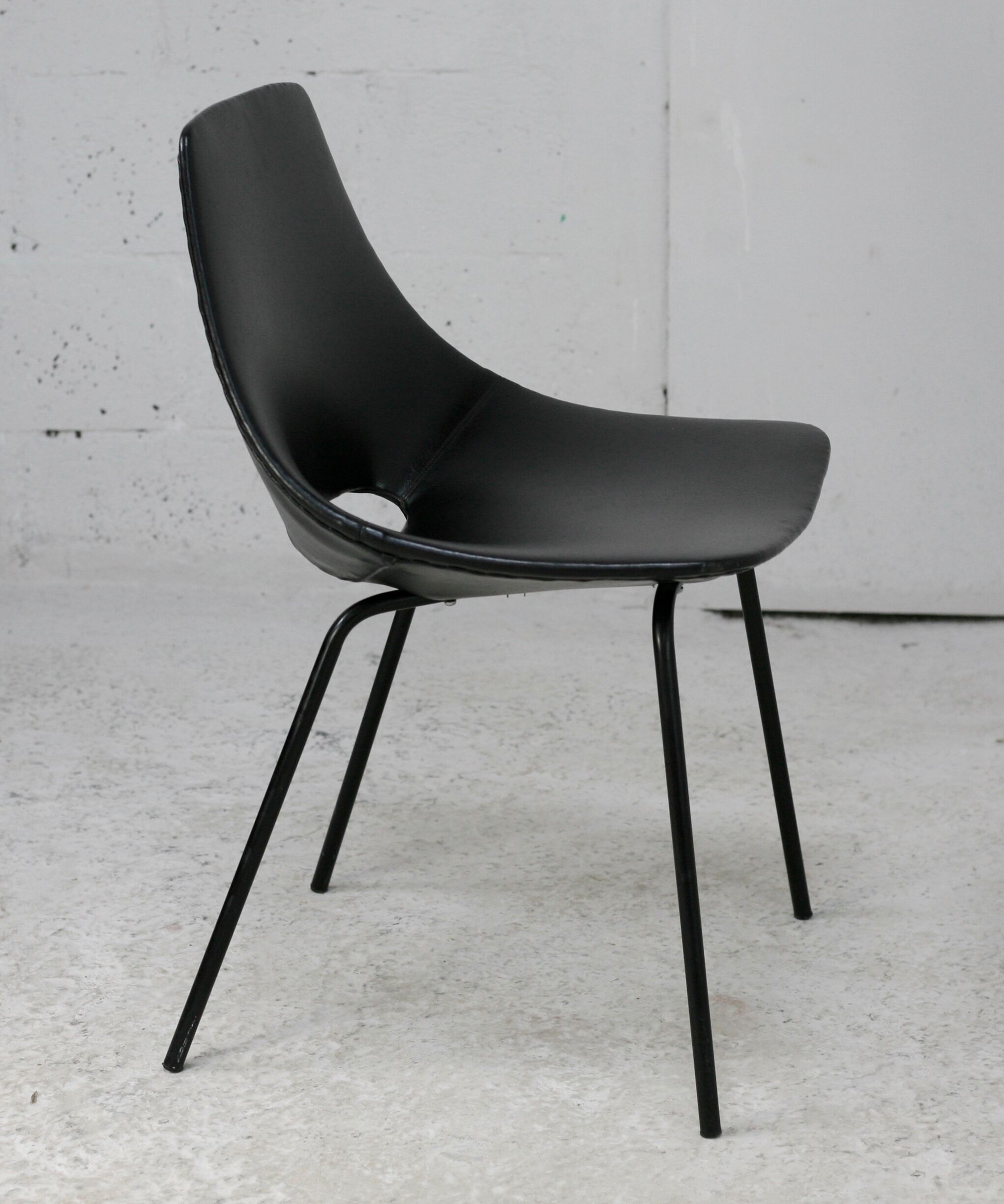 “Tonneau” chair by Pierre Guariche, Steiner edition, France, circa 1950