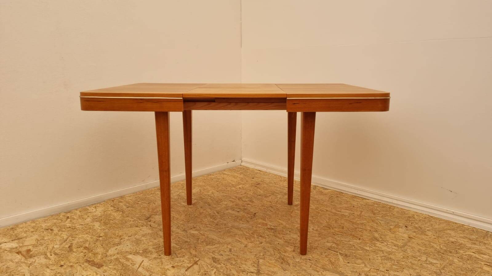 Fully renovated midcentury dining table by Jitona 1960´s, Czechoslovakia