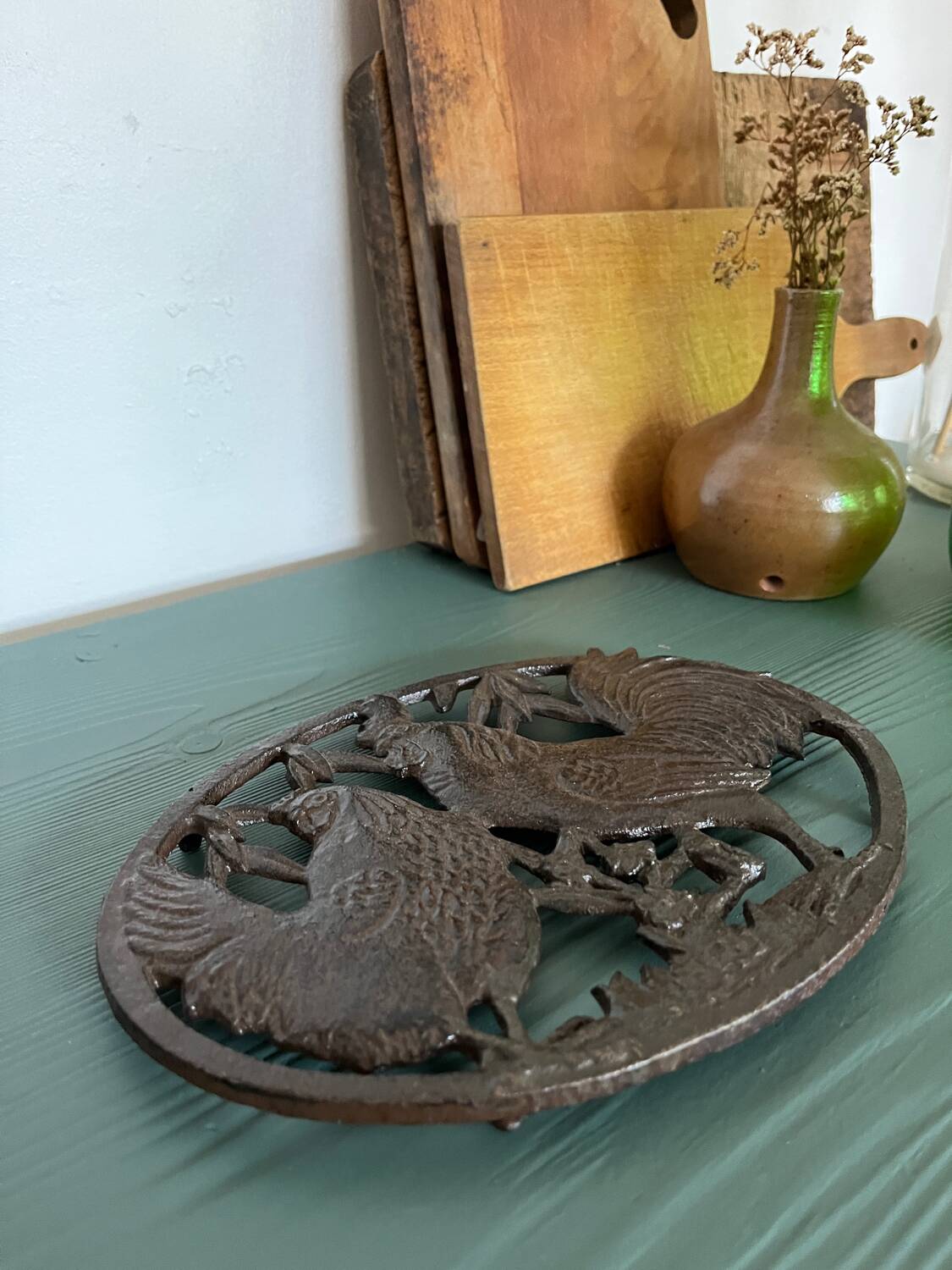 Cast iron trivet