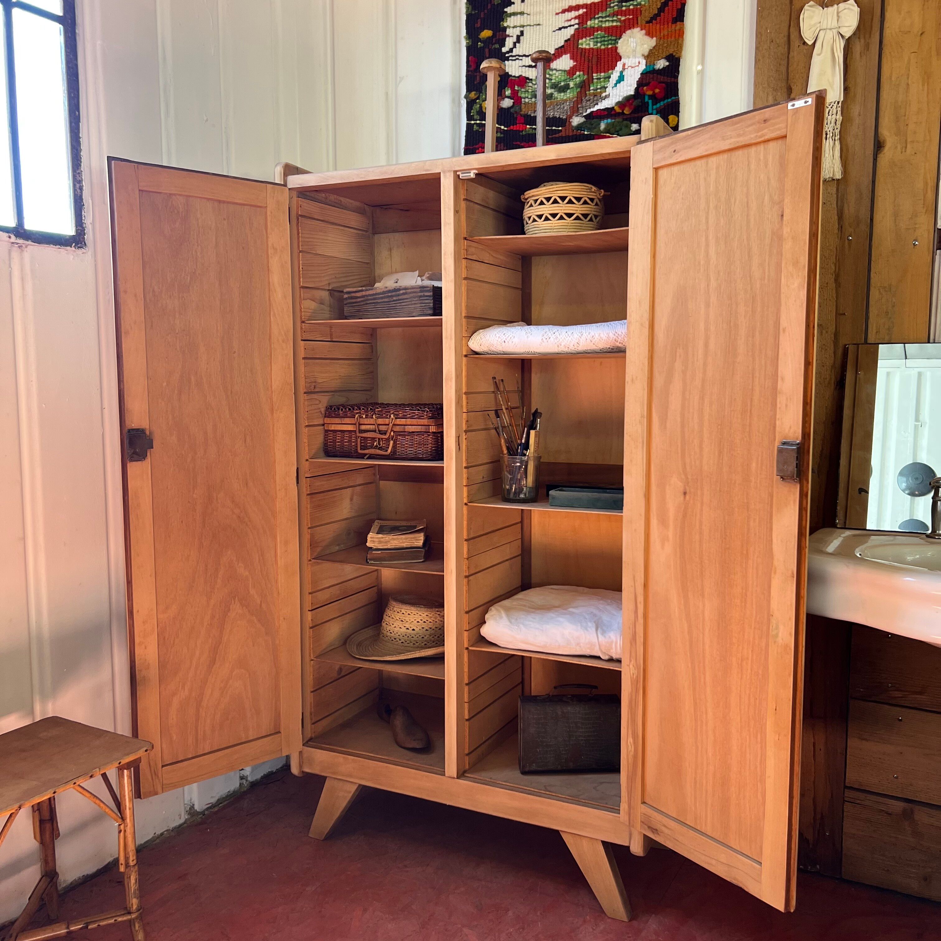 Small cabinet with tapered legs
