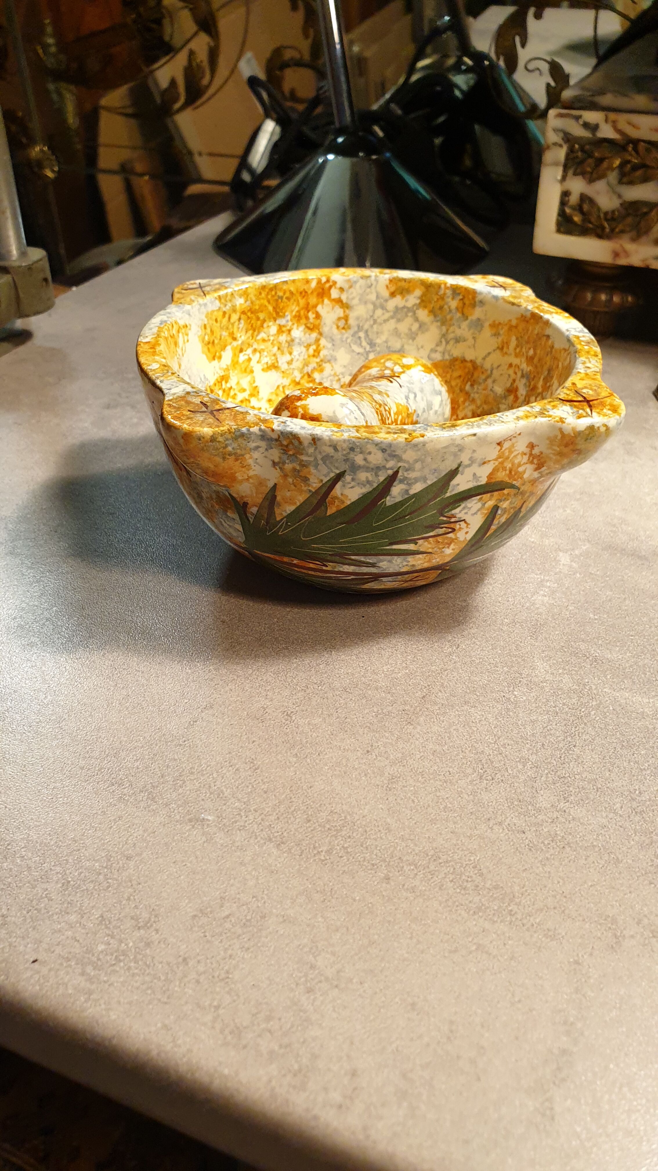 Vallauris mortar/pestle assembly