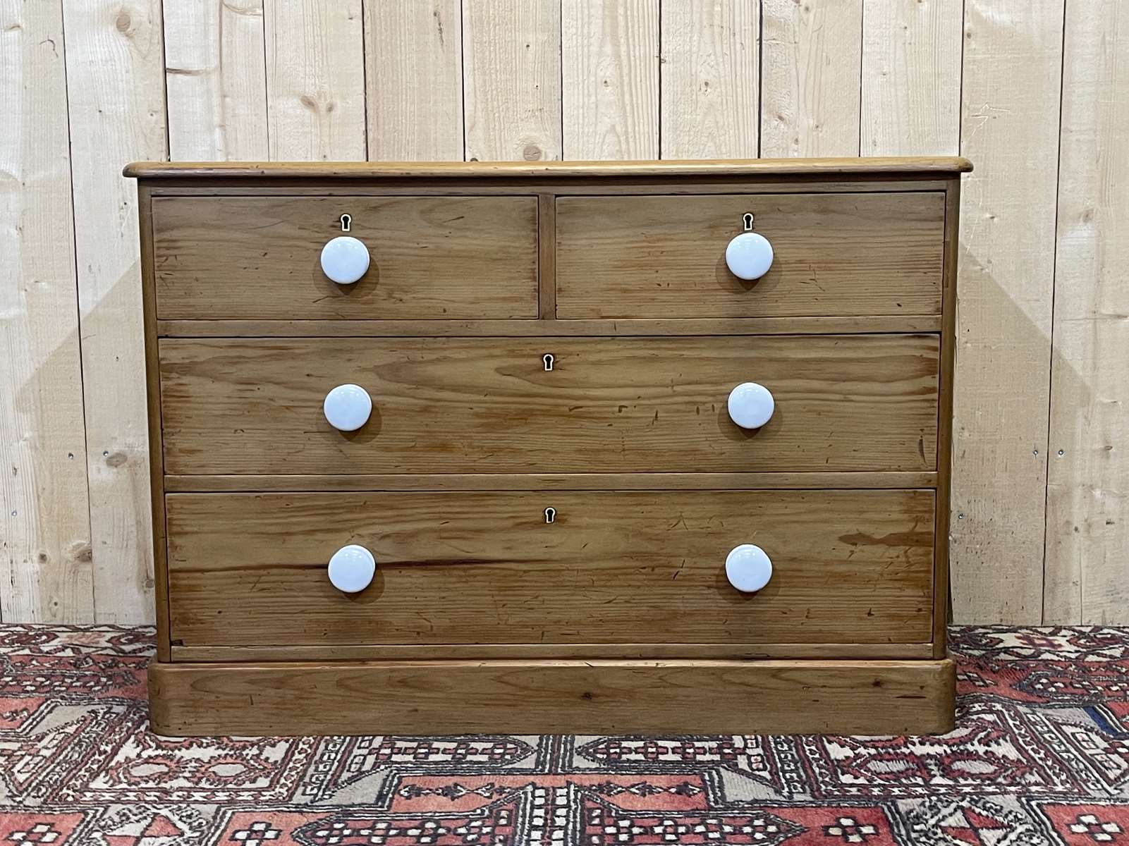 English chest of drawers of the nineteenth century in pitch pin