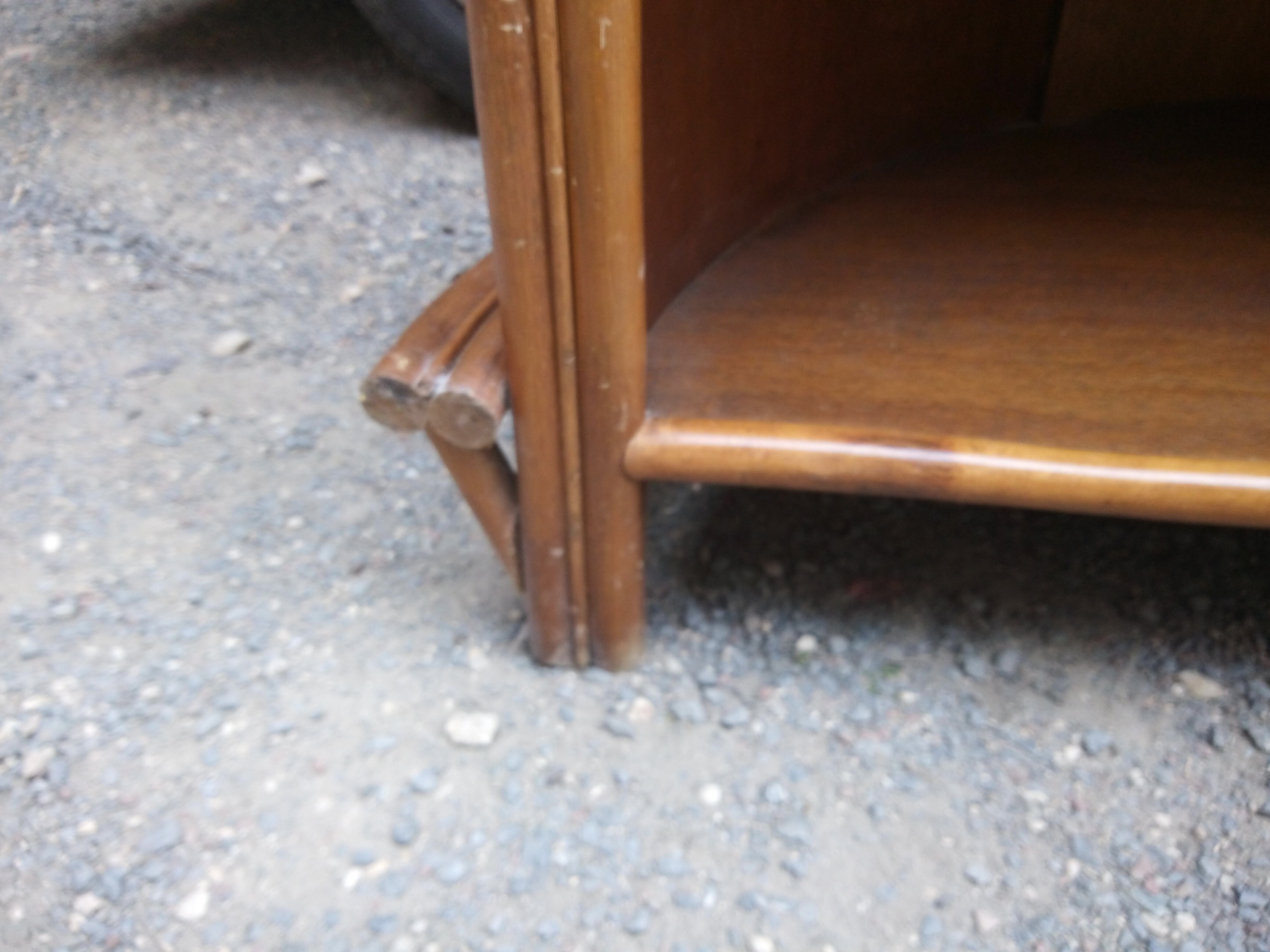 Rattan bar and two stools