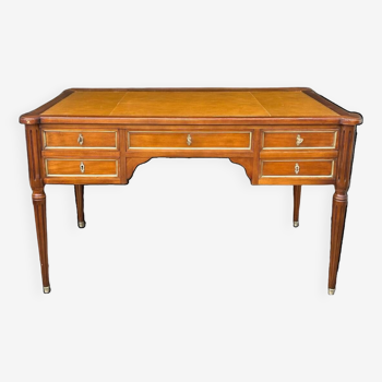 Bureau plat de style Louis XVI