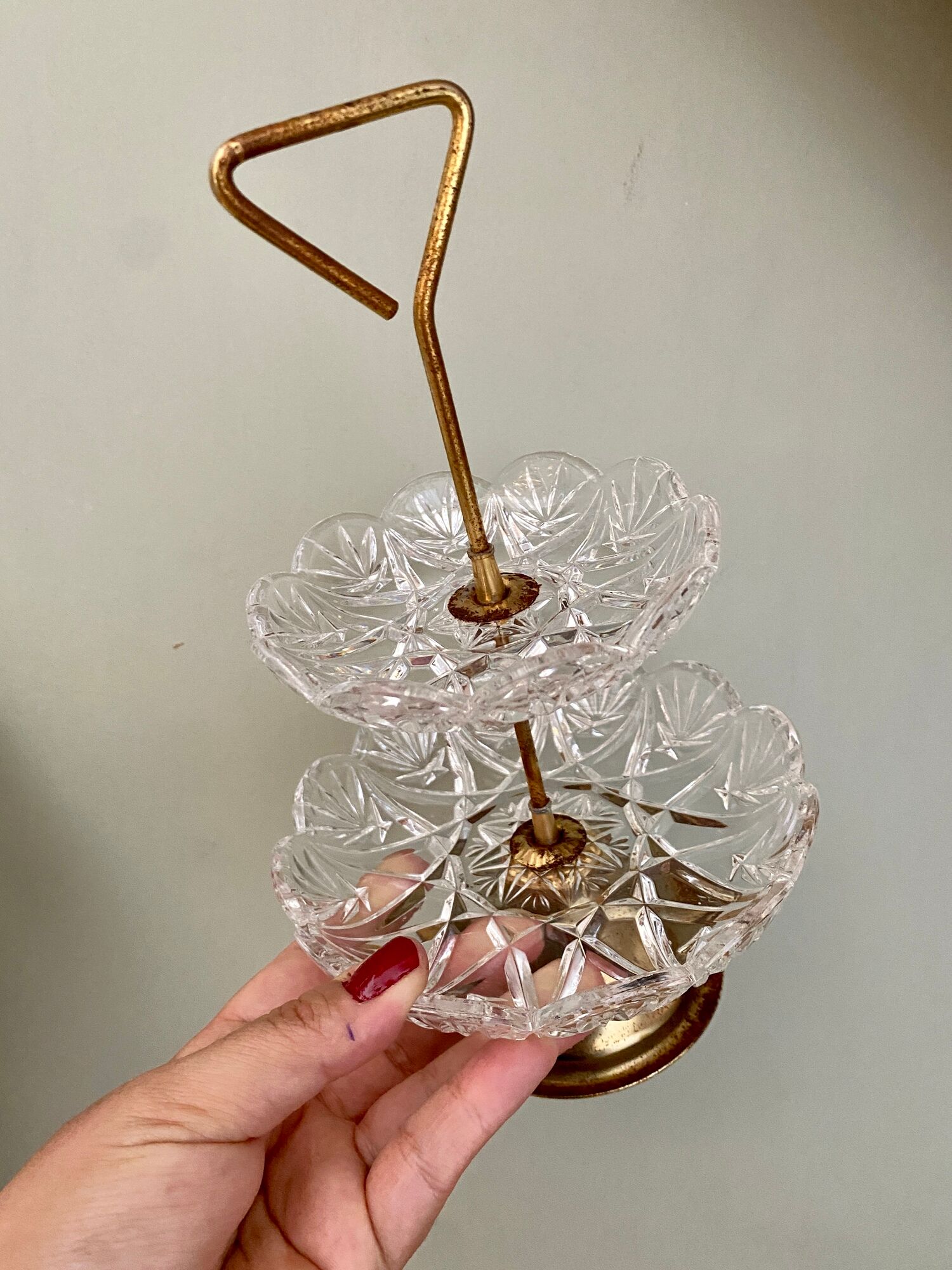 Porte bijoux ou serviteur vintage en verre ciselé et laiton