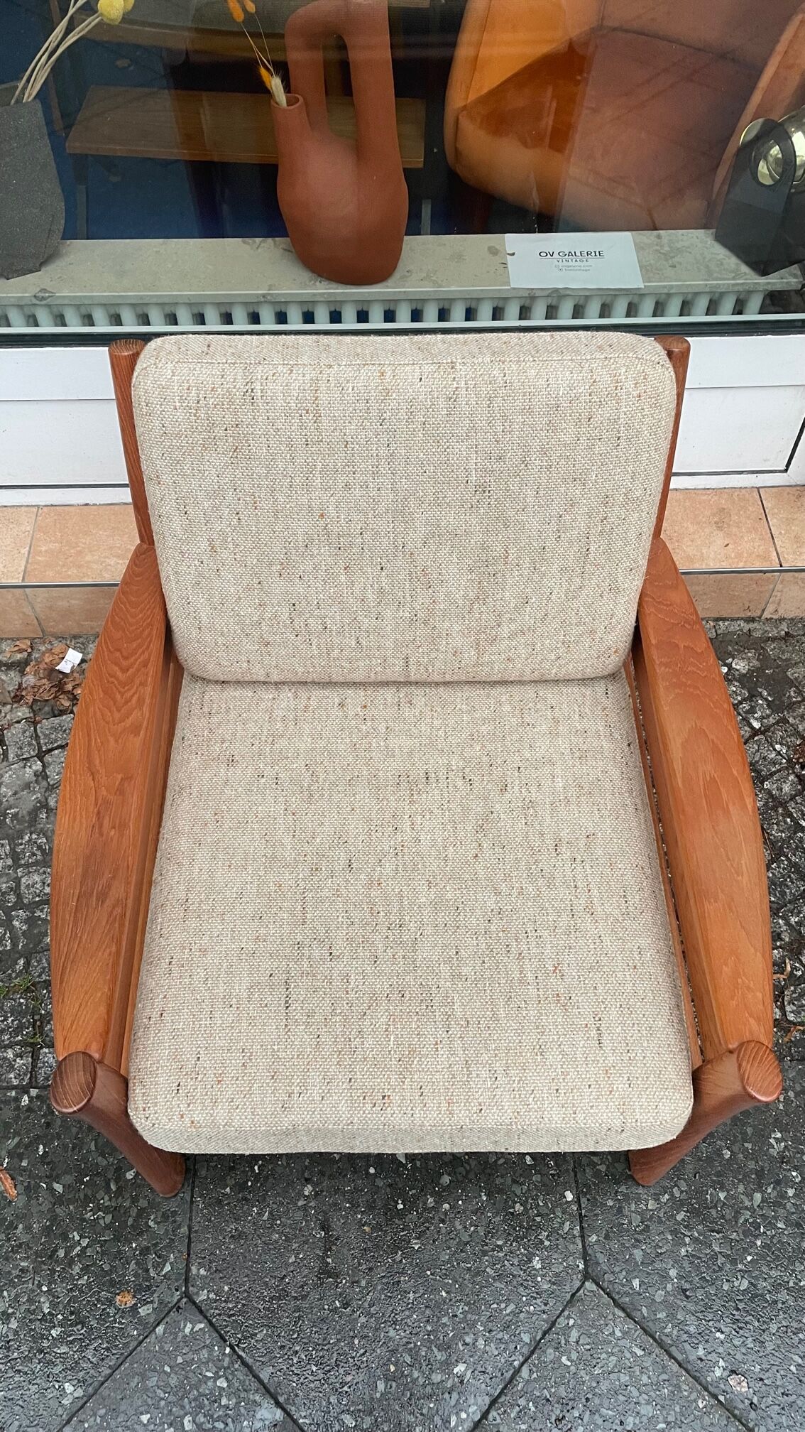 Danish armchair of the 60s in wood and wool of the brand Dyrlund