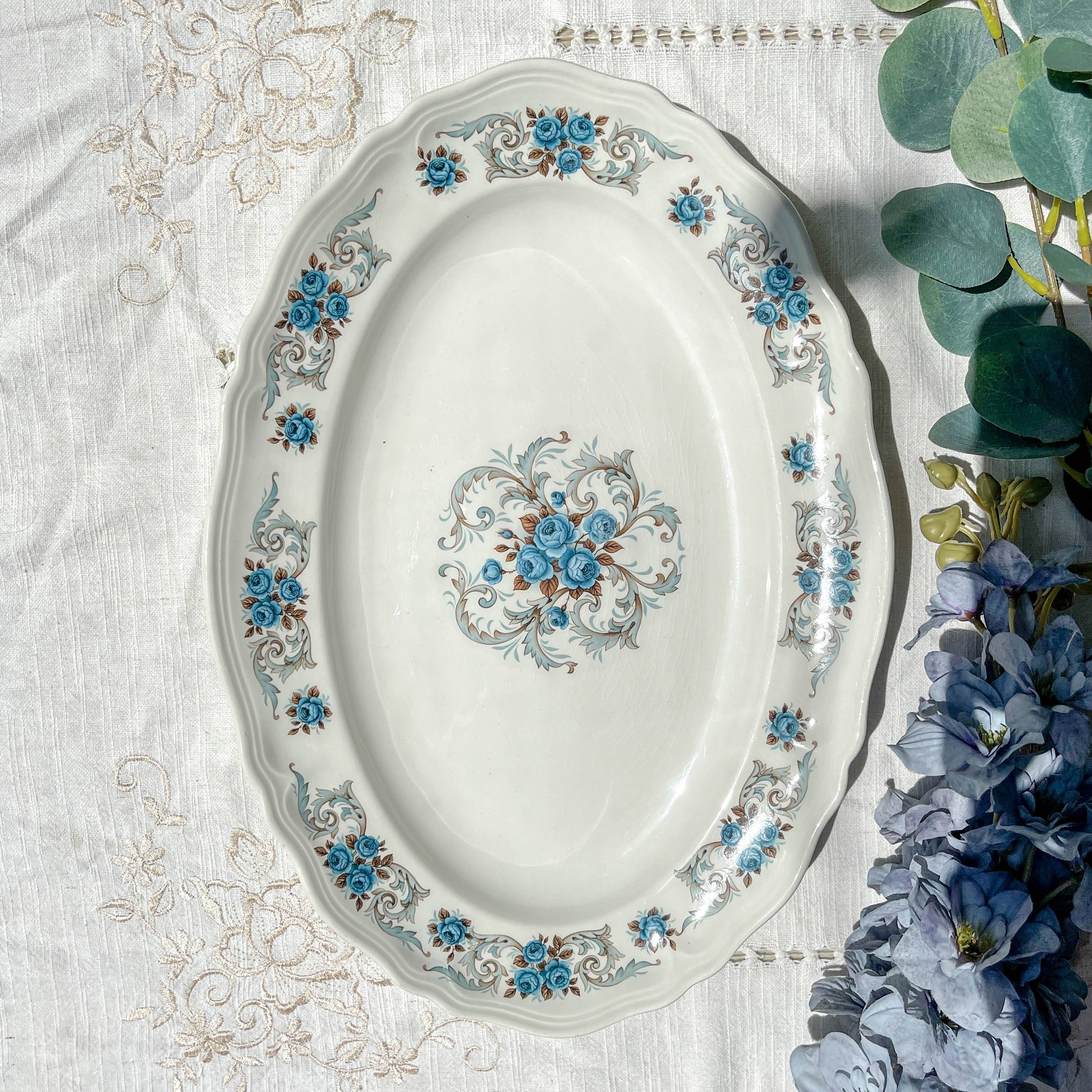 Oval dish Moulin des loups orchis sévigné floral pattern blue gray