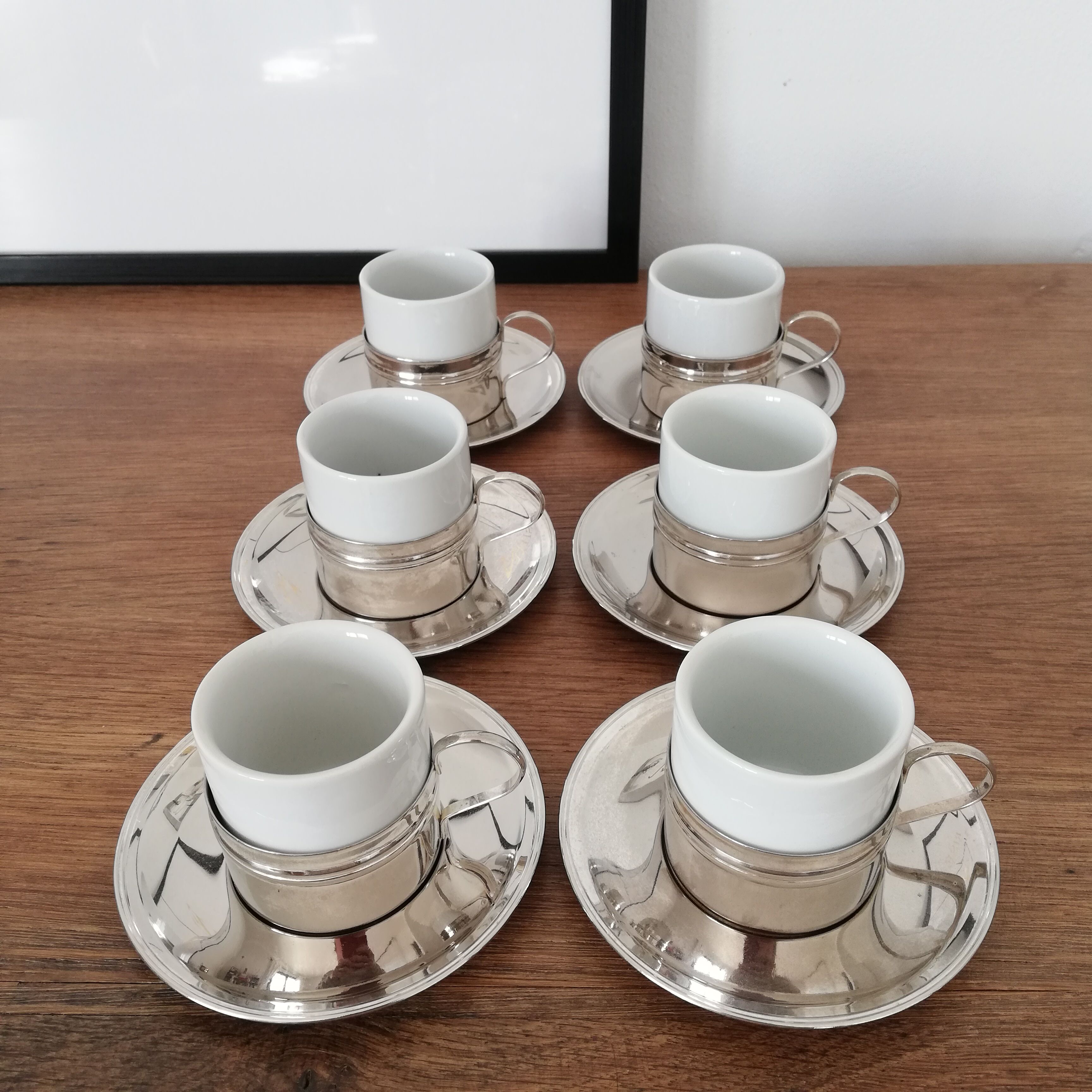 6 ceramic and metal coffee cups
