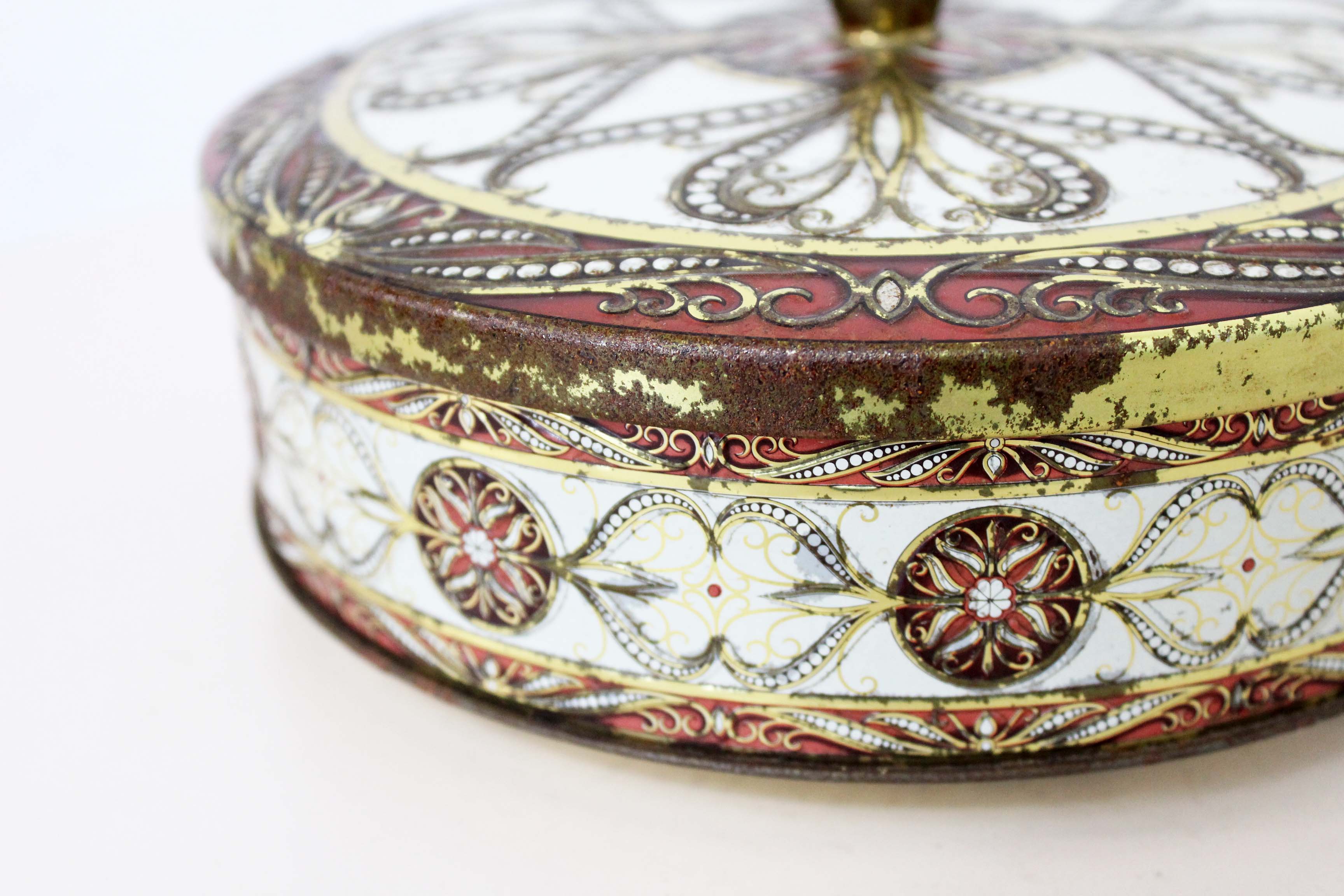 Old delacre box, art nouveau