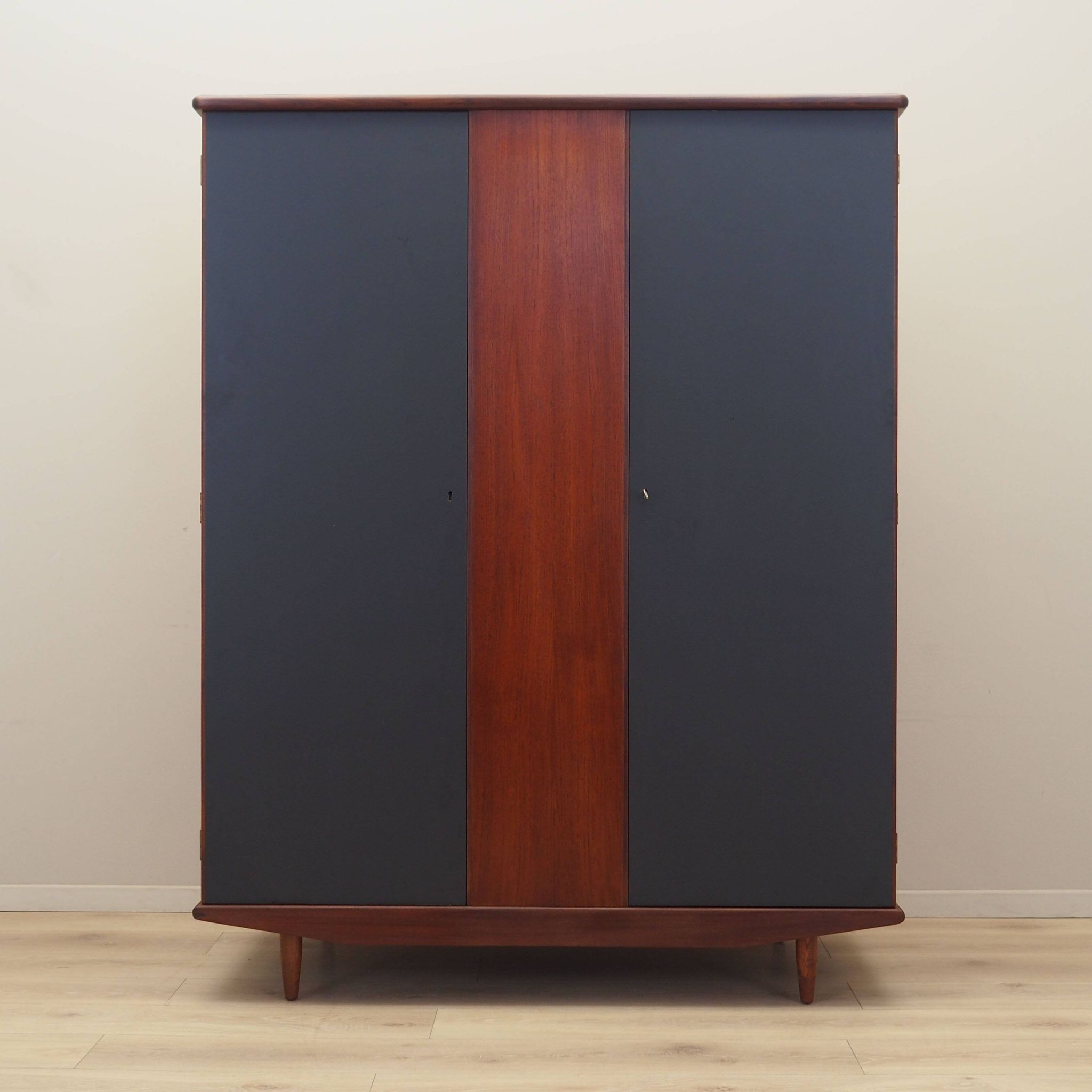 Armoire danoise en teck, années 1960