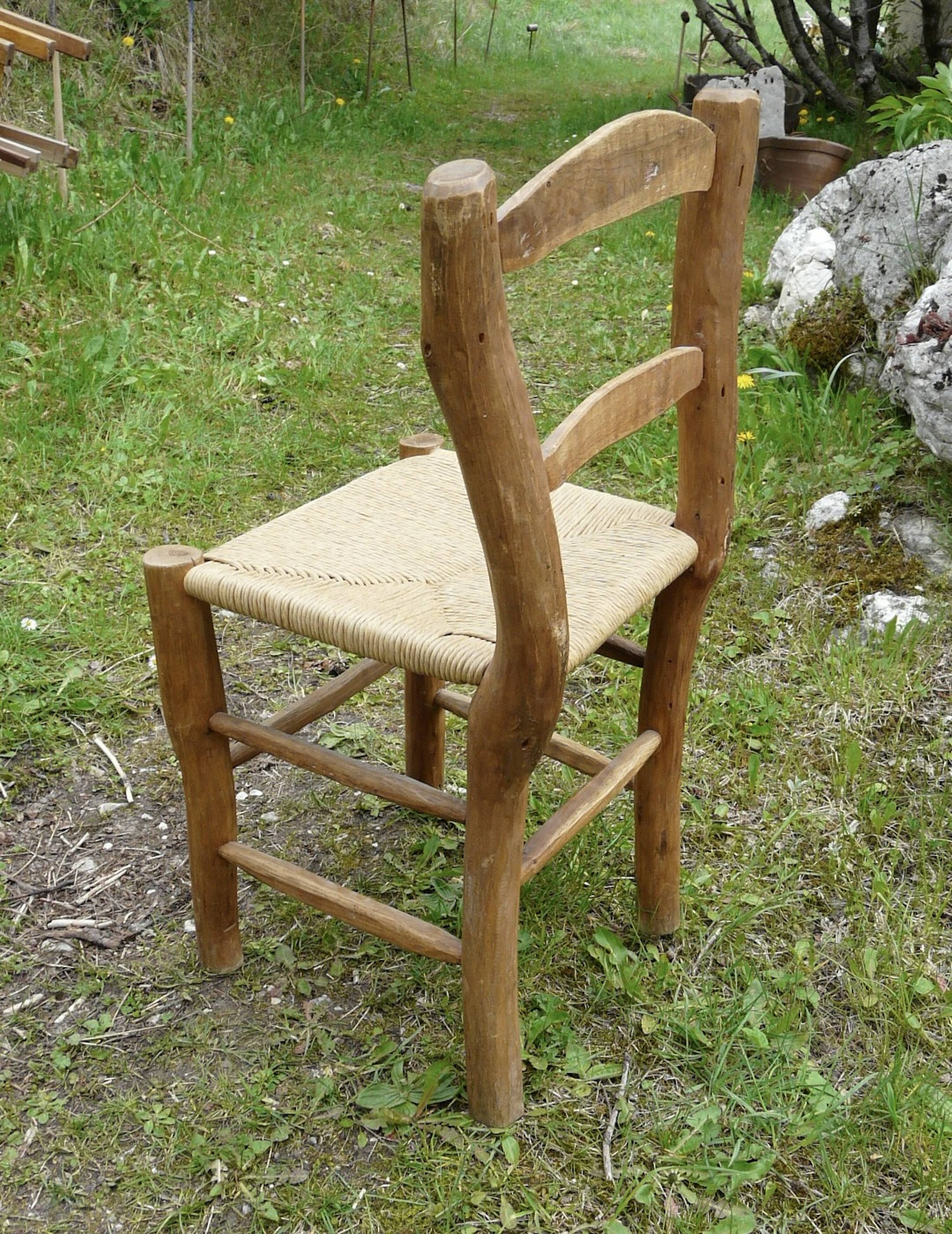 Brutalist straw chair - popular art