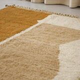 Handmade pure wool rug, size 150 x 250 cm.