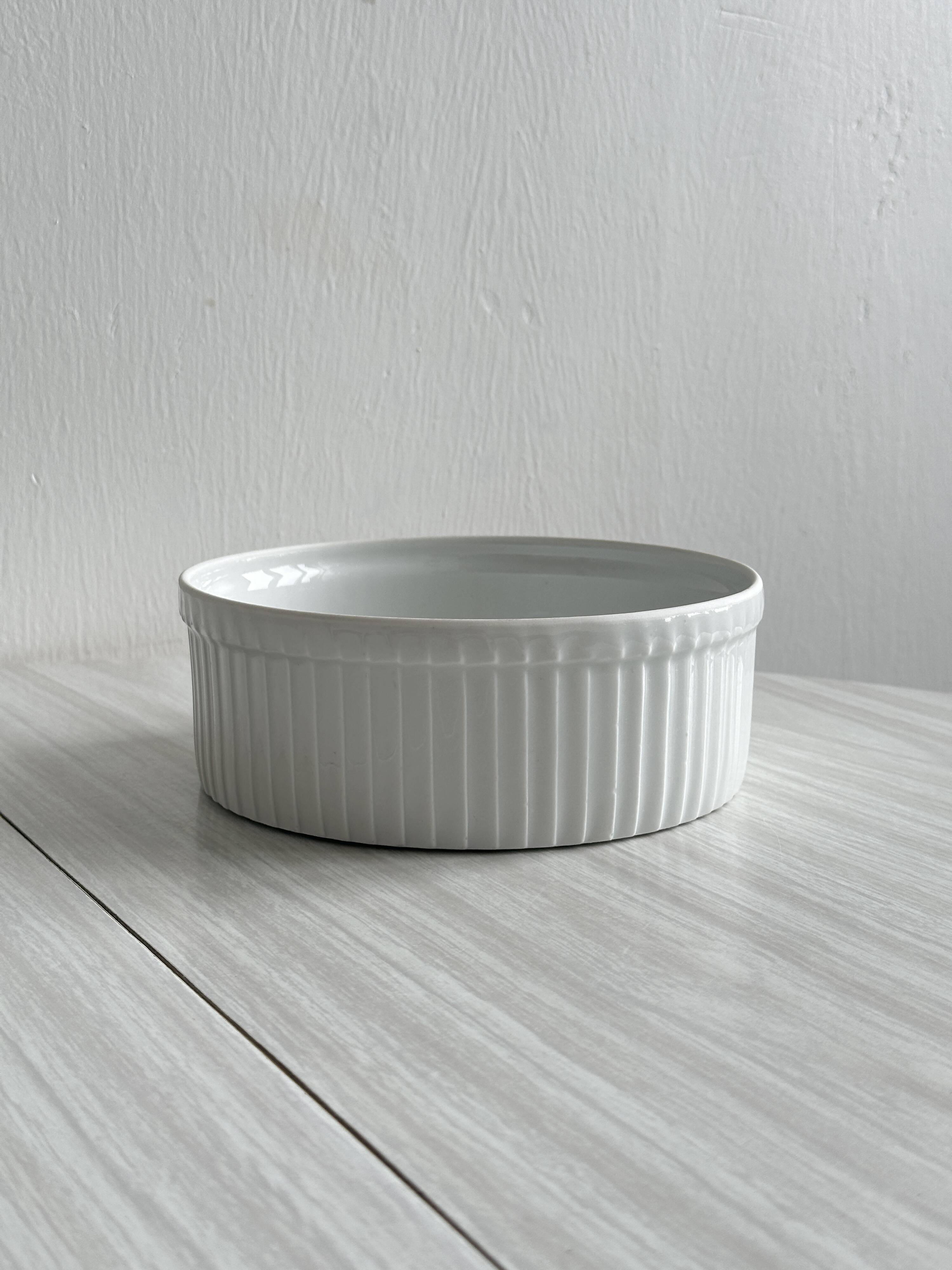 Pillivuyt white hollow dish, white porcelain dish, pie dish.