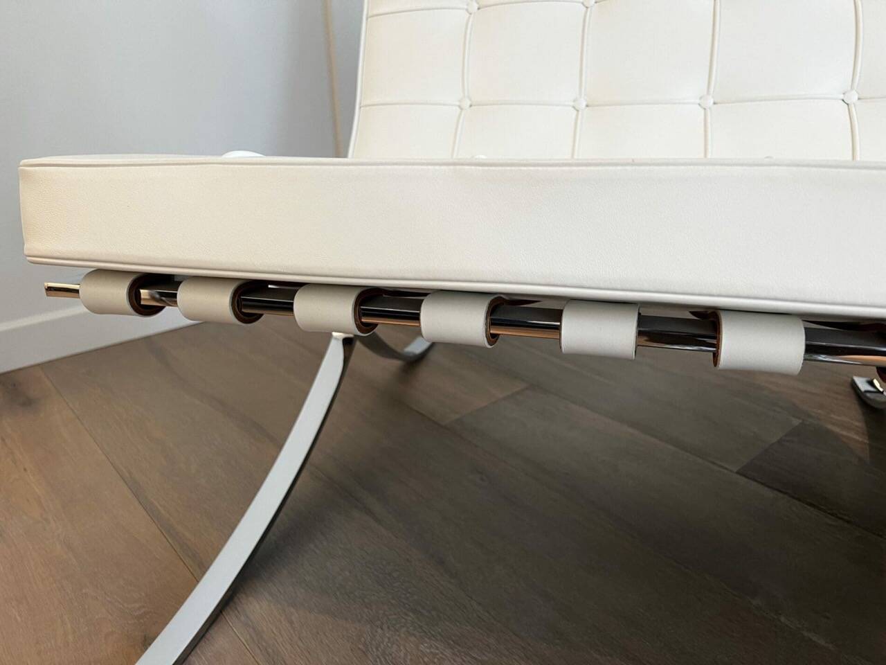 White Barcelona chair with ottoman – Knoll 2012 Edition -