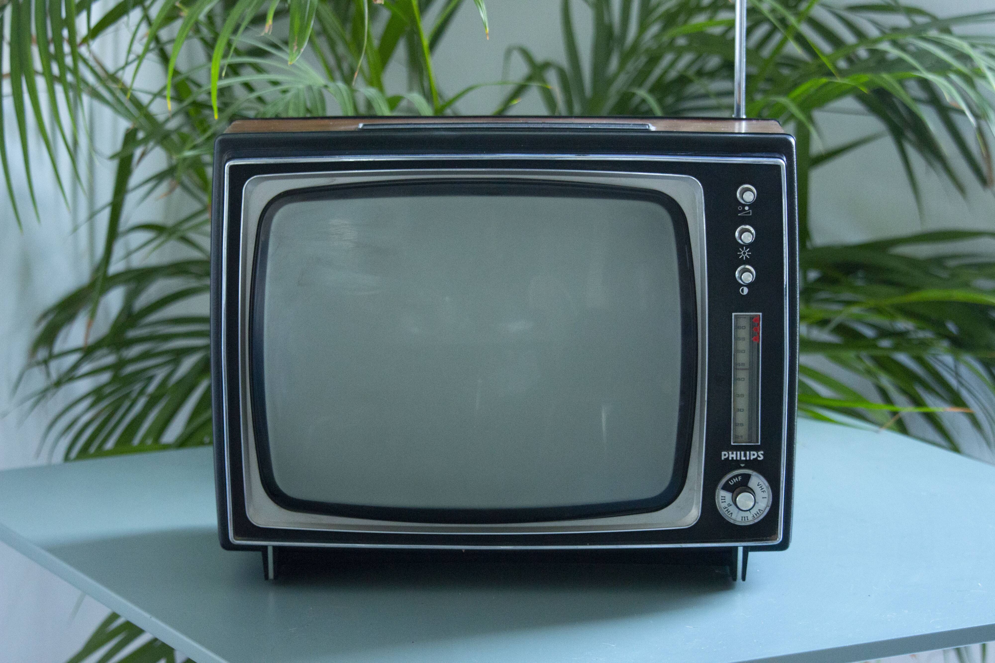Téléviseur vintage Philips